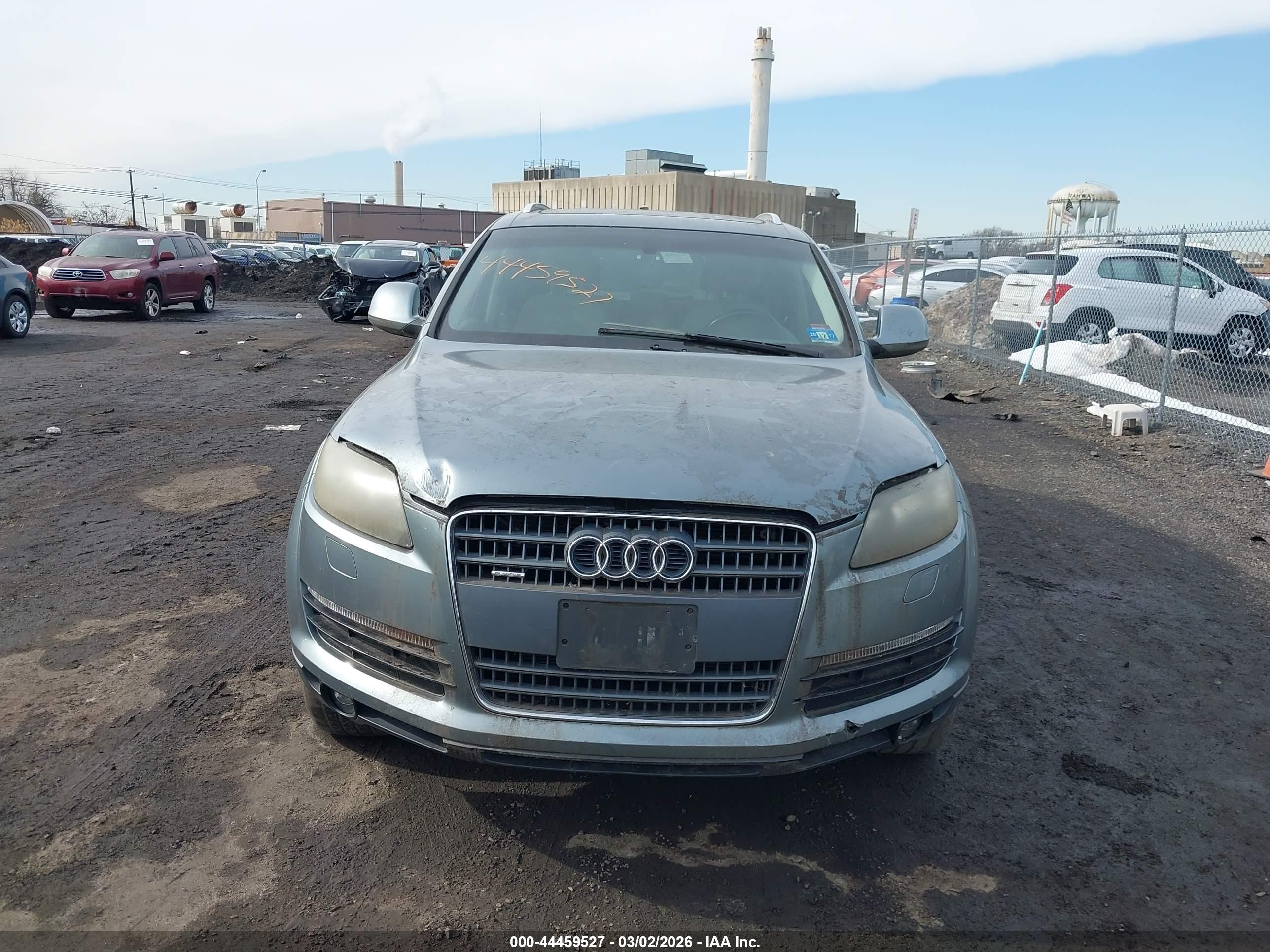 AUDI Q7 image 6