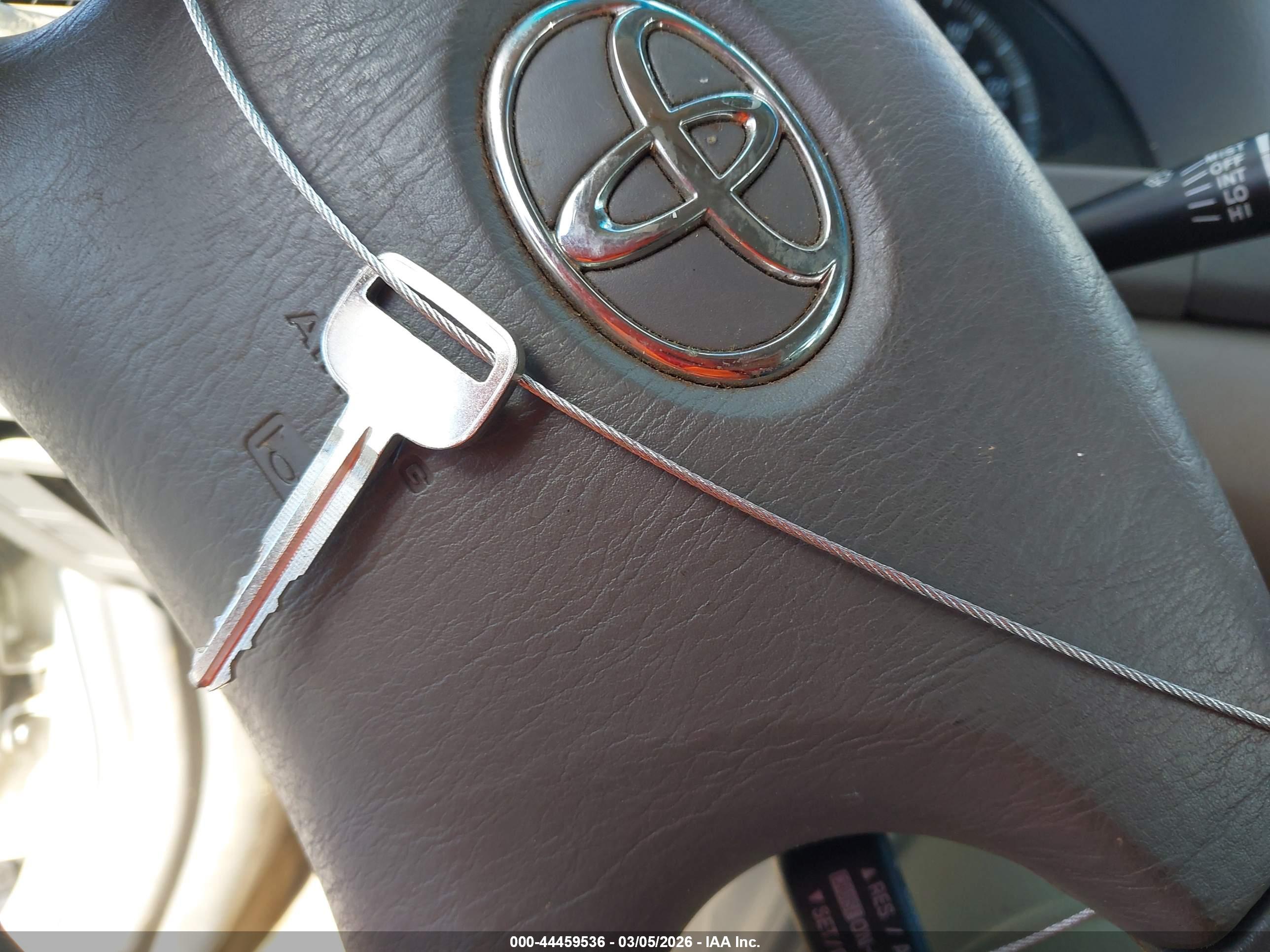 TOYOTA CAMRY image 11