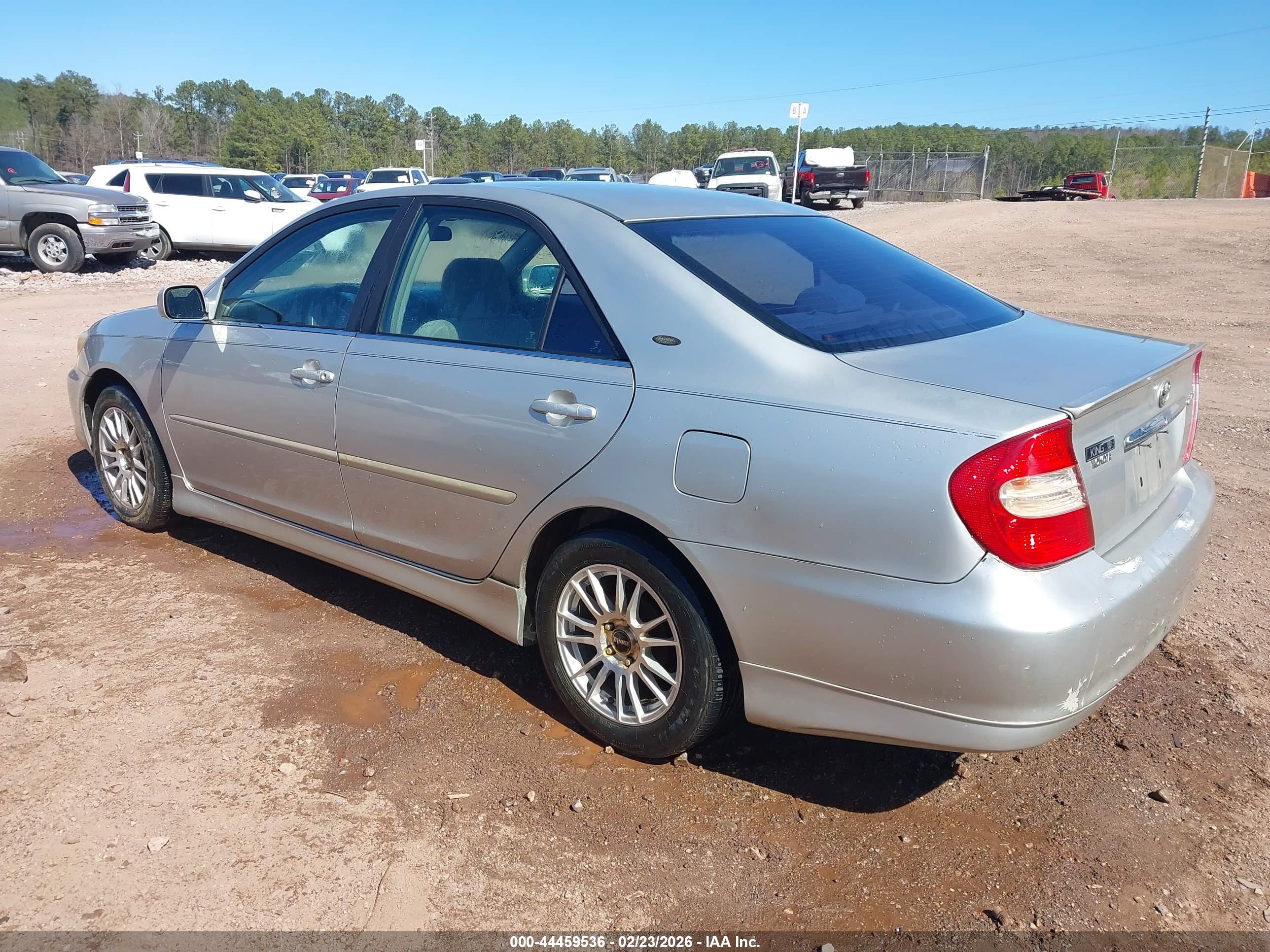TOYOTA CAMRY image 3