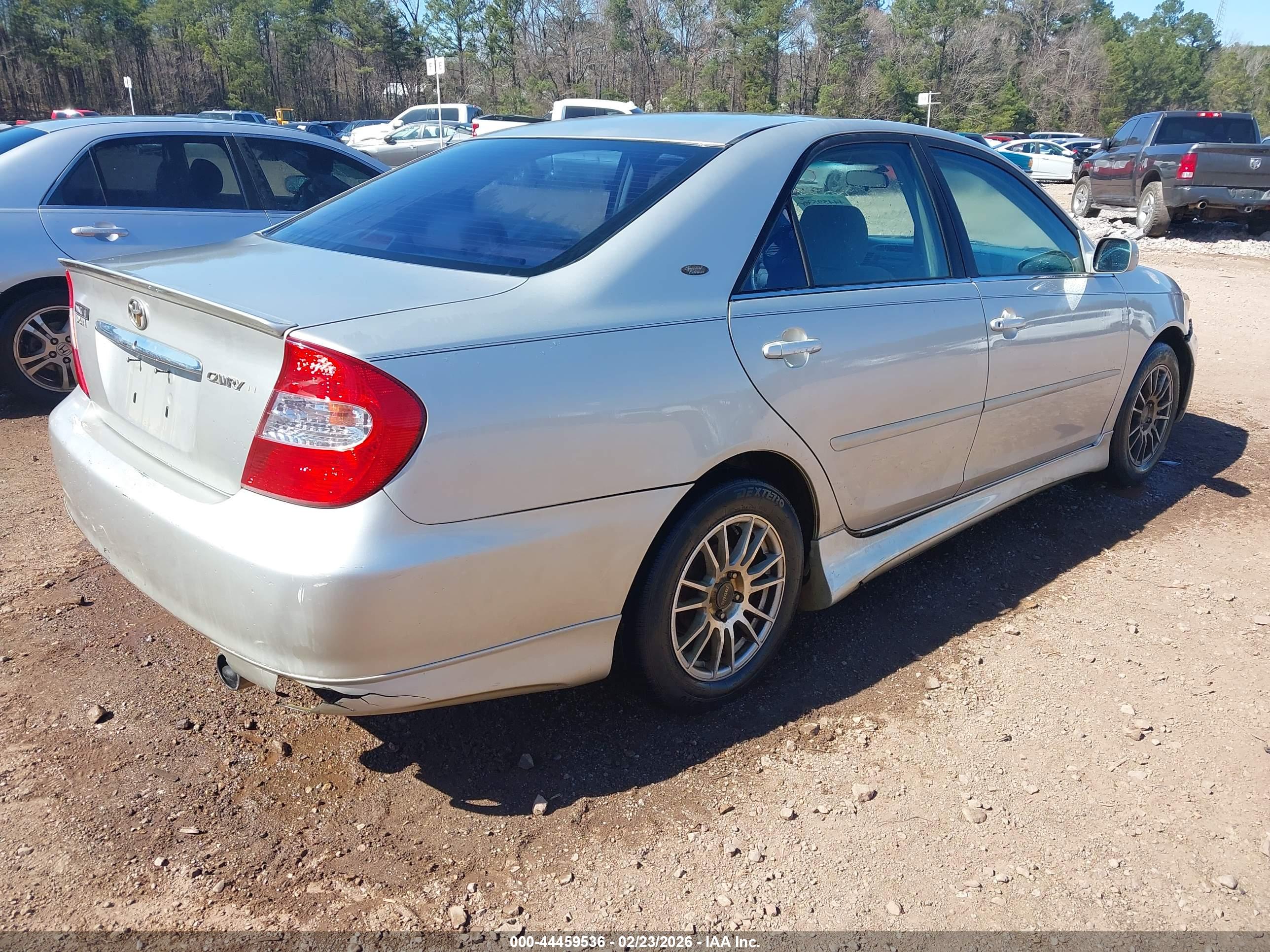 TOYOTA CAMRY image 4