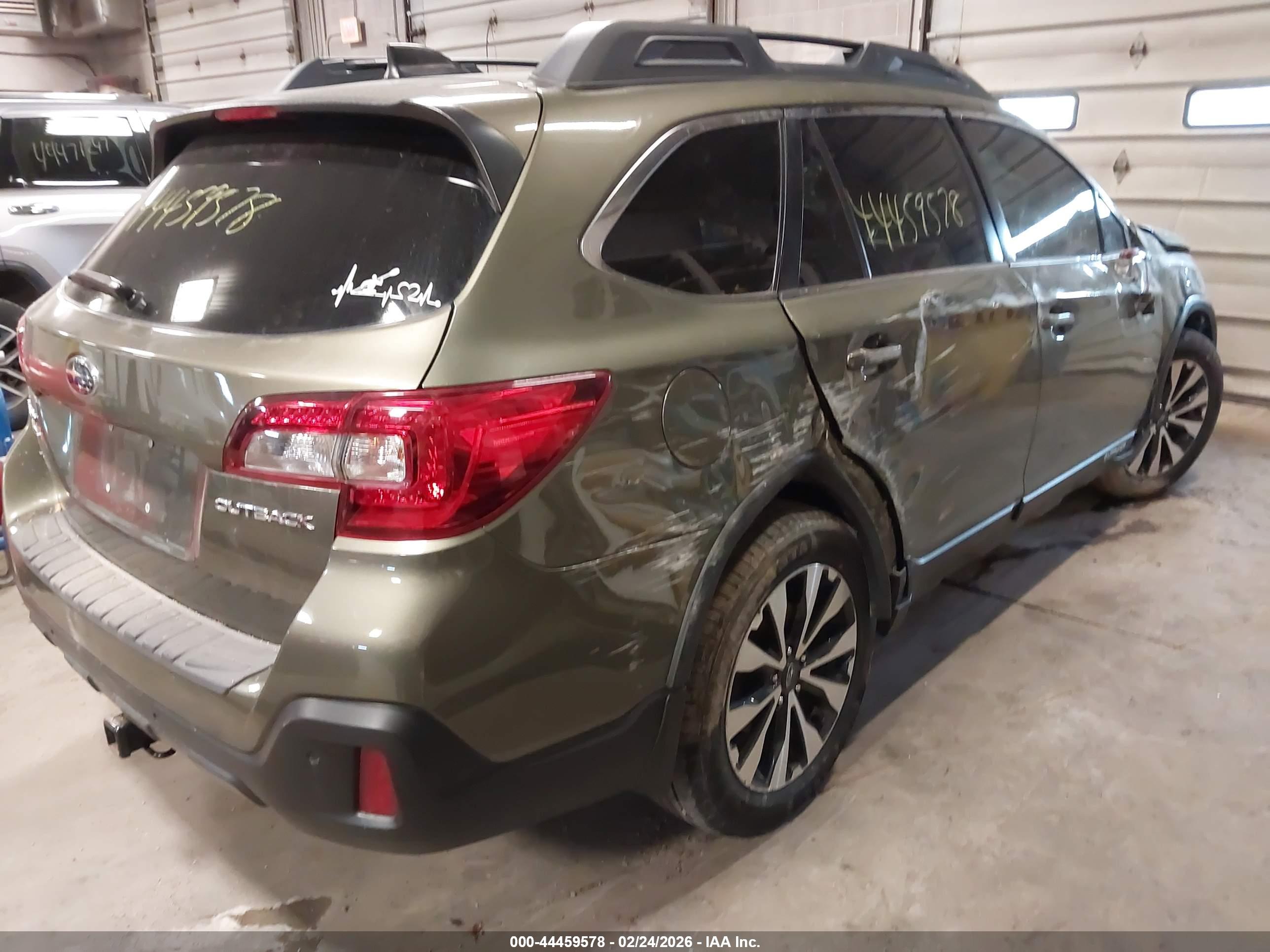 SUBARU OUTBACK image 4