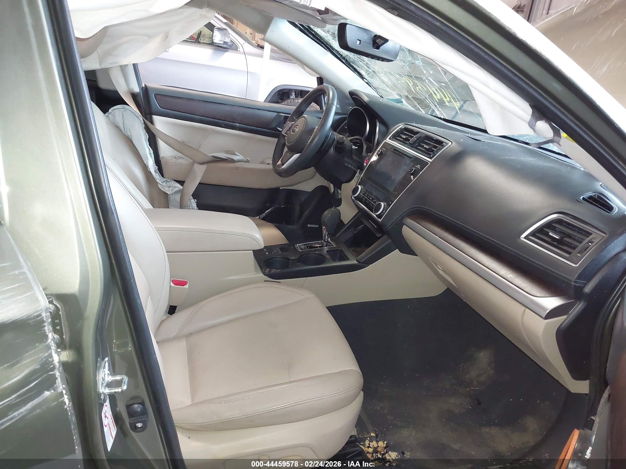 SUBARU OUTBACK image 5