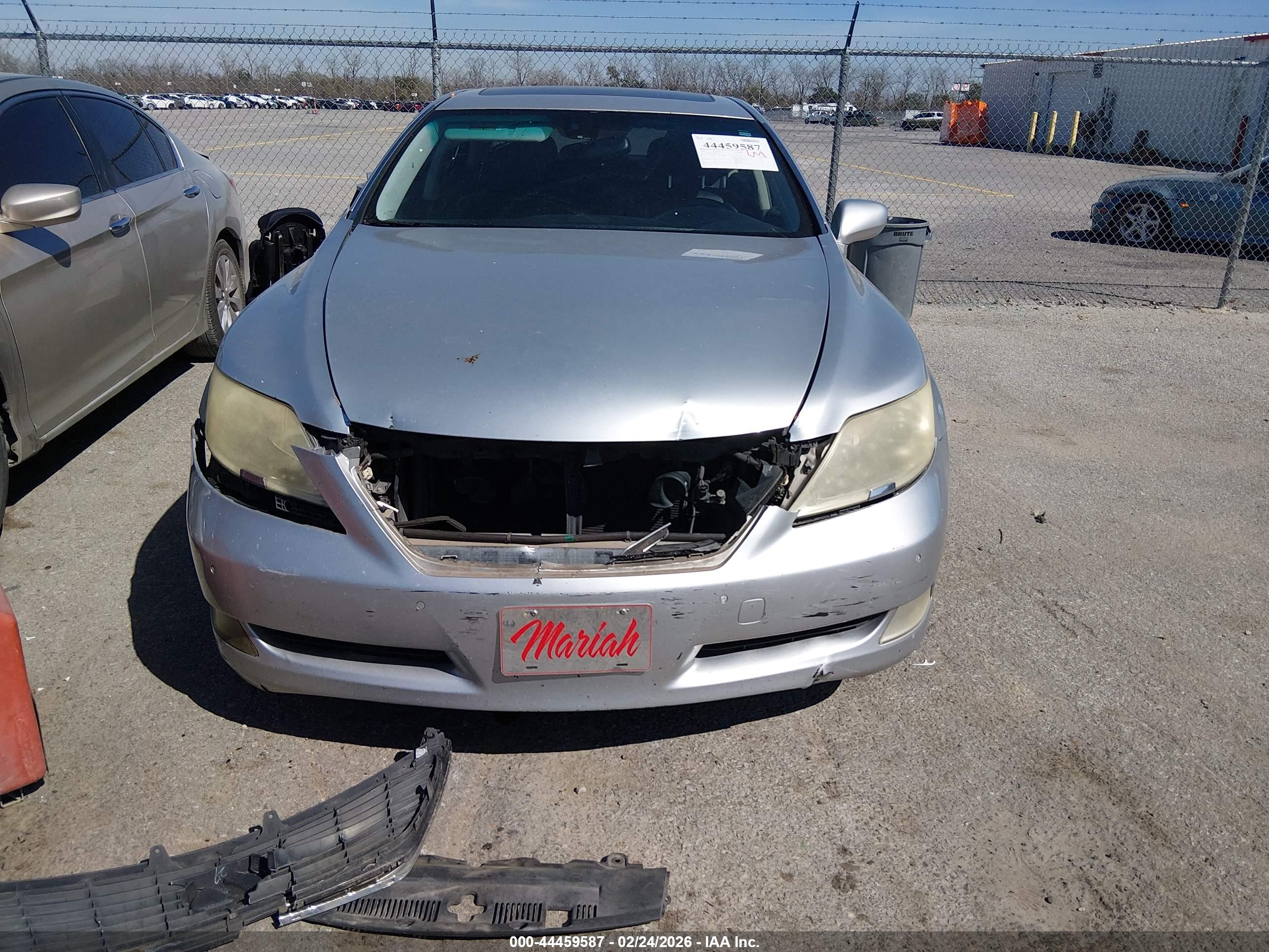 LEXUS LS image 6