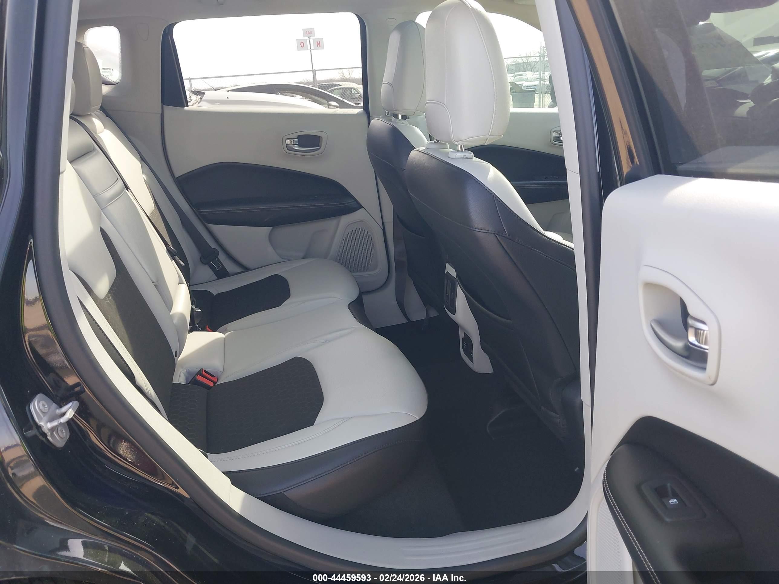 JEEP COMPASS image 8