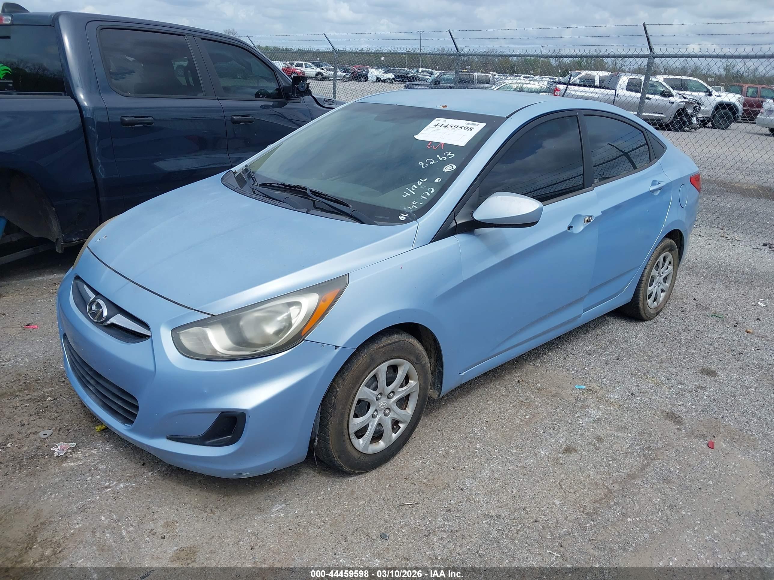 HYUNDAI ACCENT image 2
