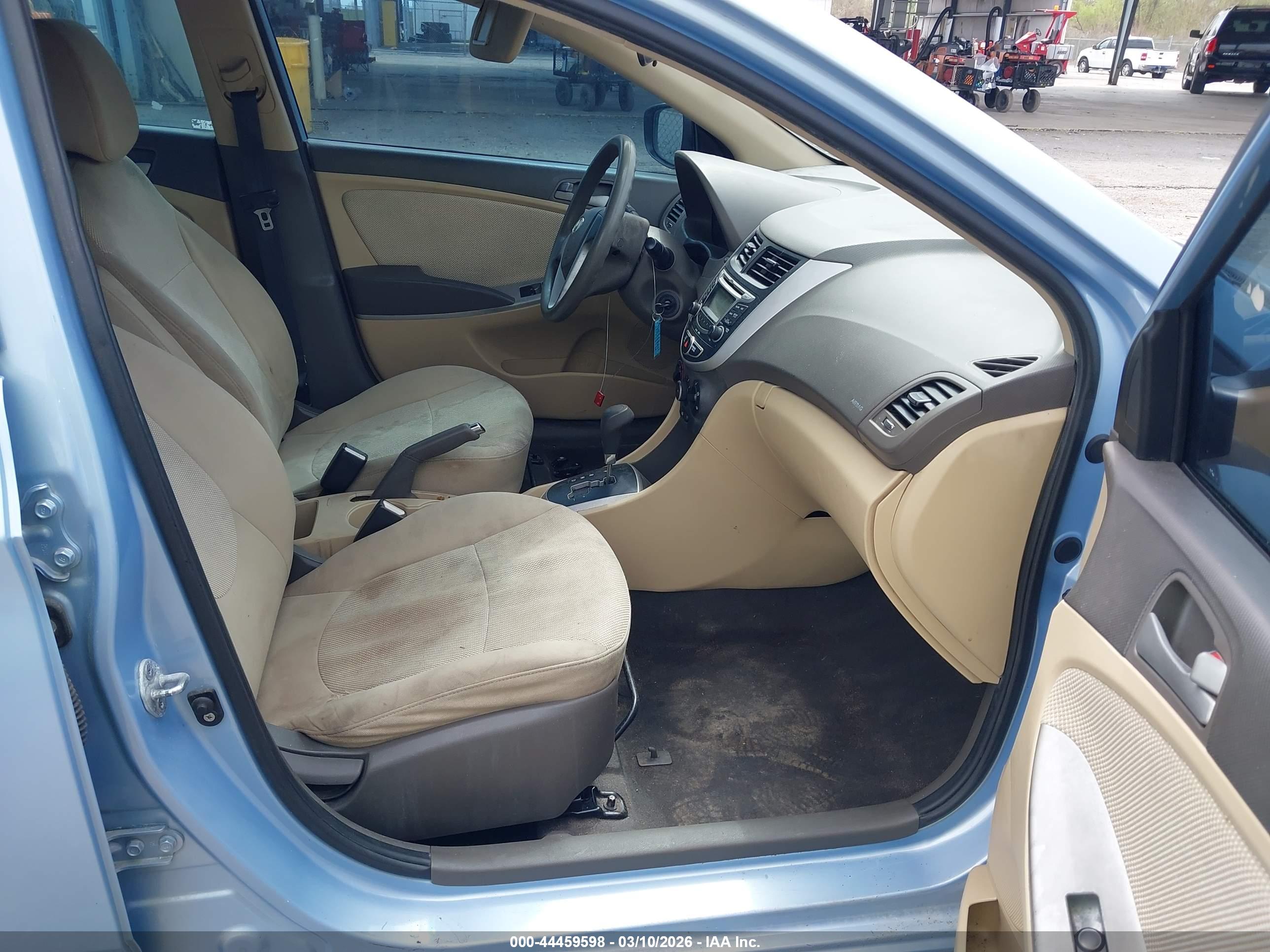 HYUNDAI ACCENT image 5