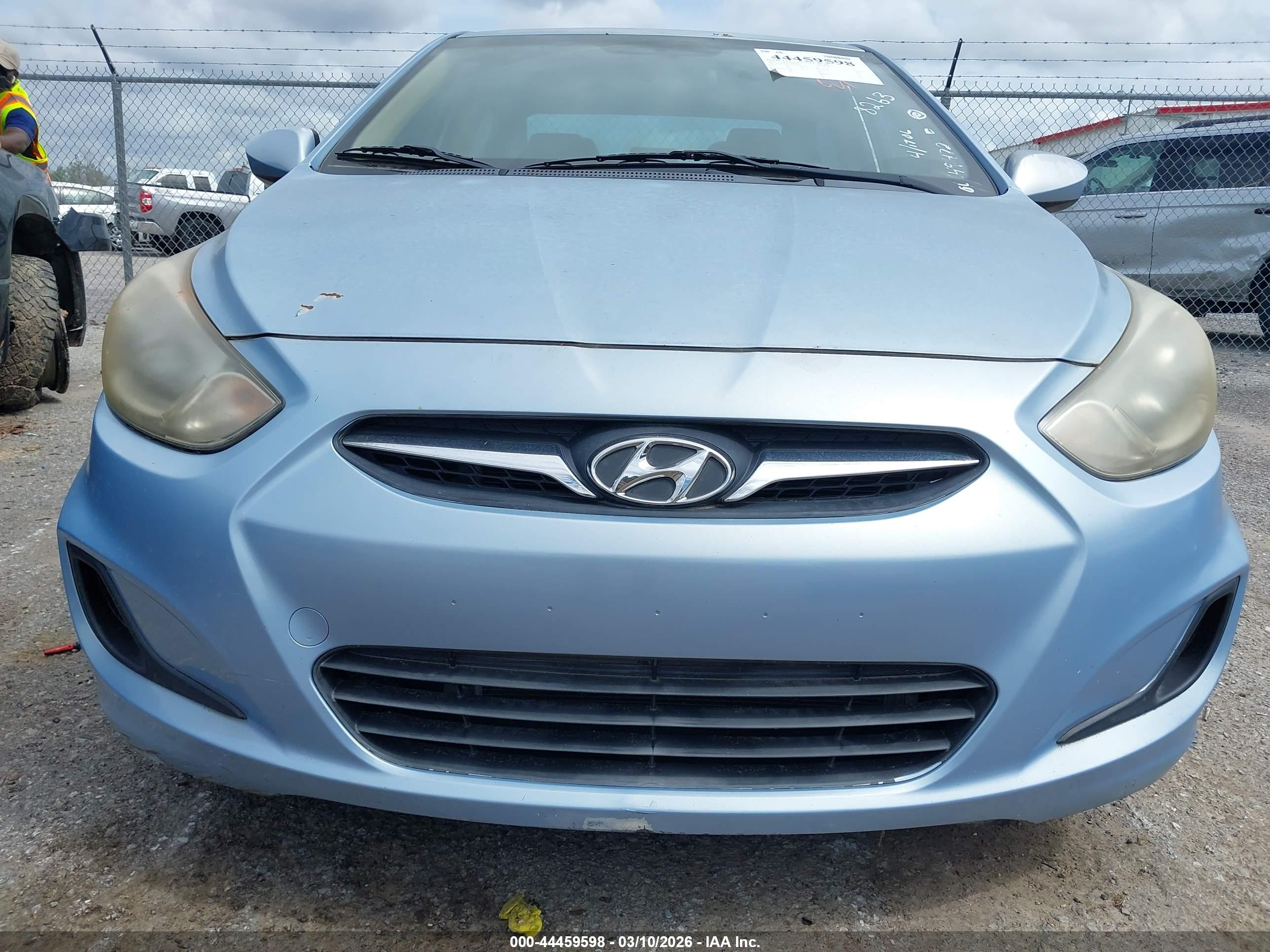 HYUNDAI ACCENT image 6