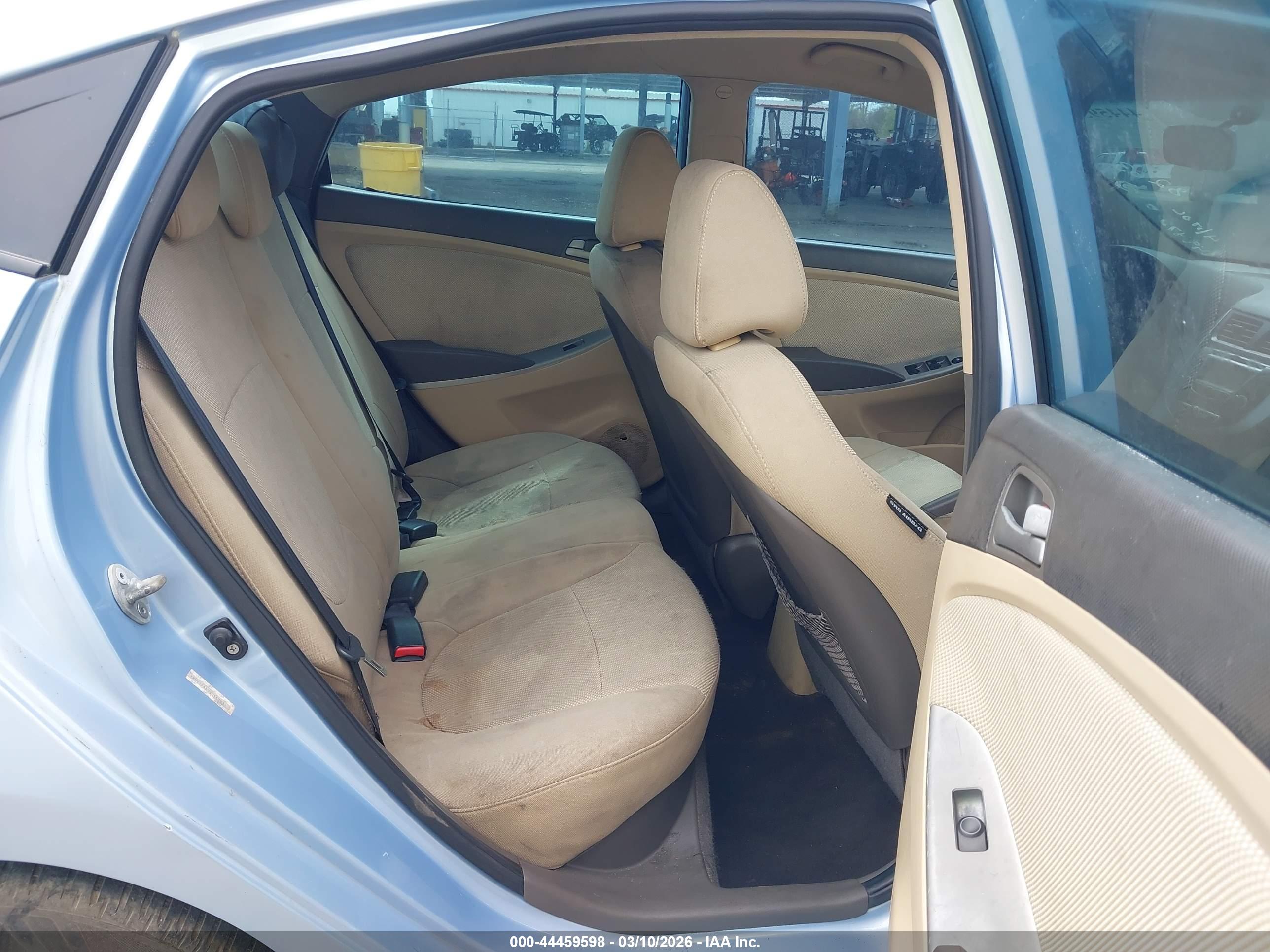 HYUNDAI ACCENT image 8