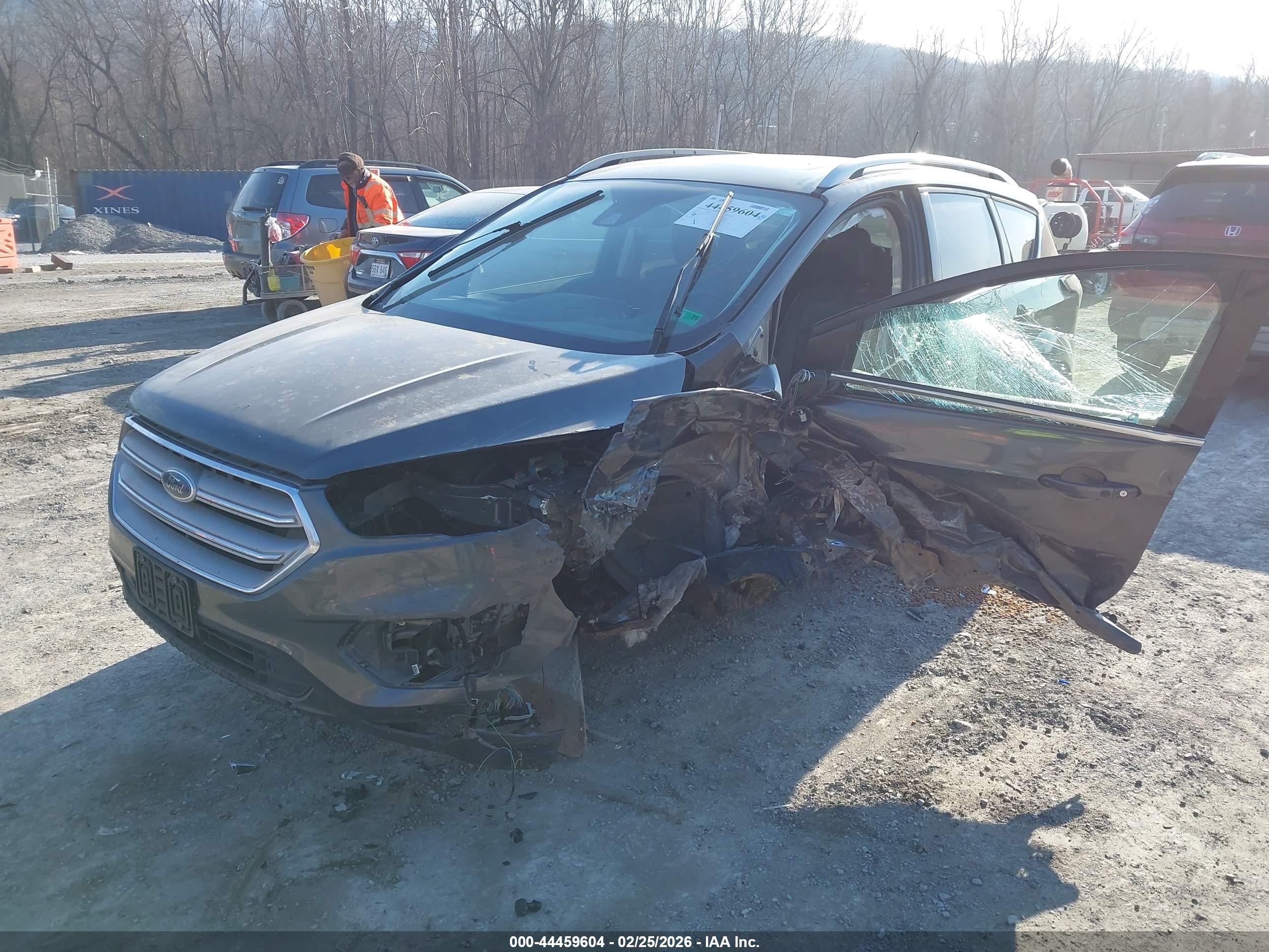 FORD ESCAPE image 2
