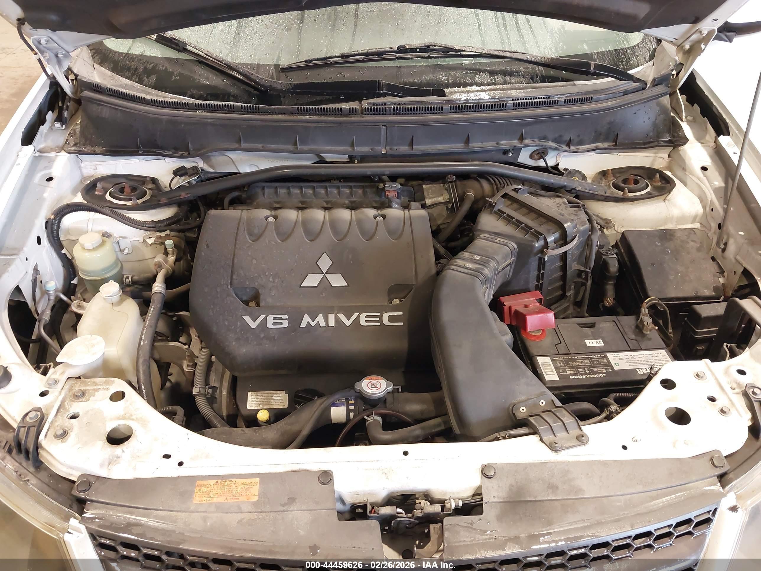MITSUBISHI OUTLANDER image 10