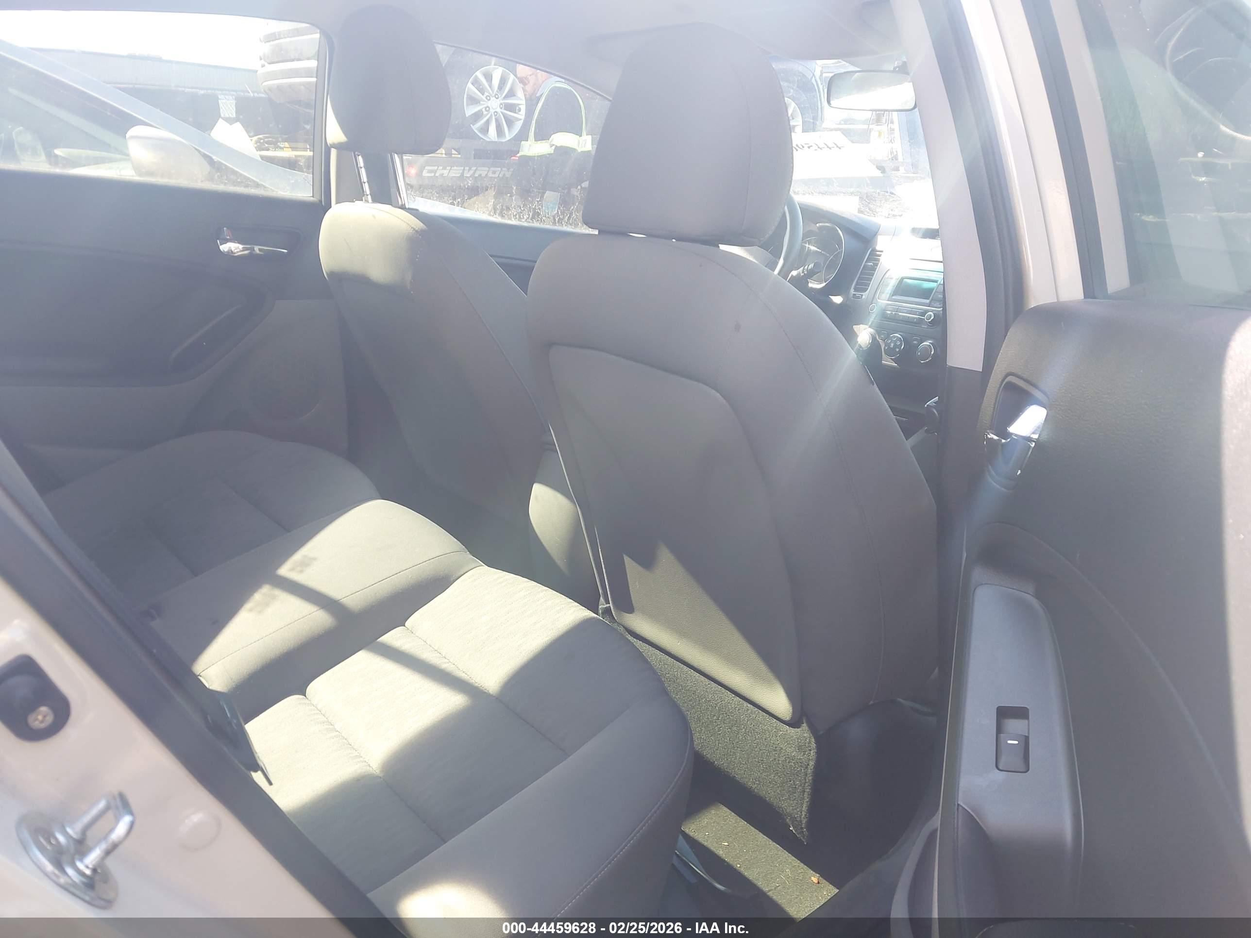 KIA FORTE image 8