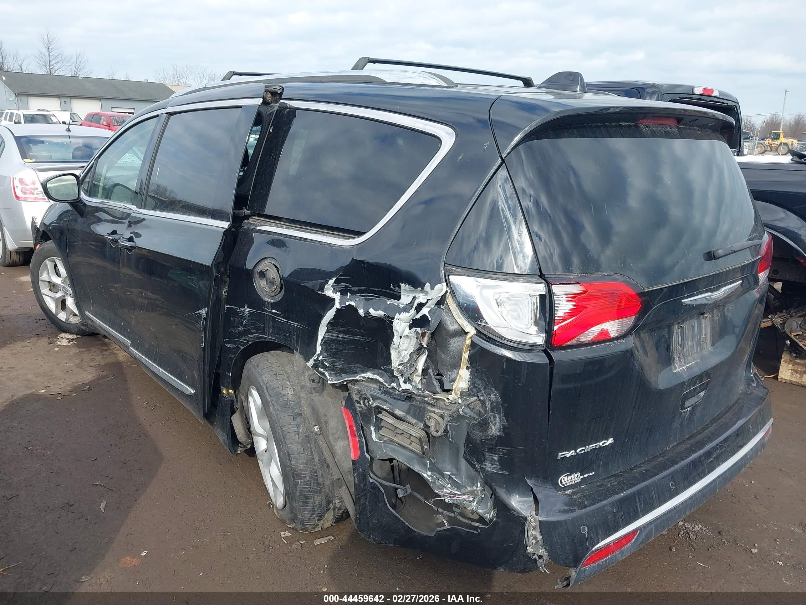 CHRYSLER PACIFICA image 3