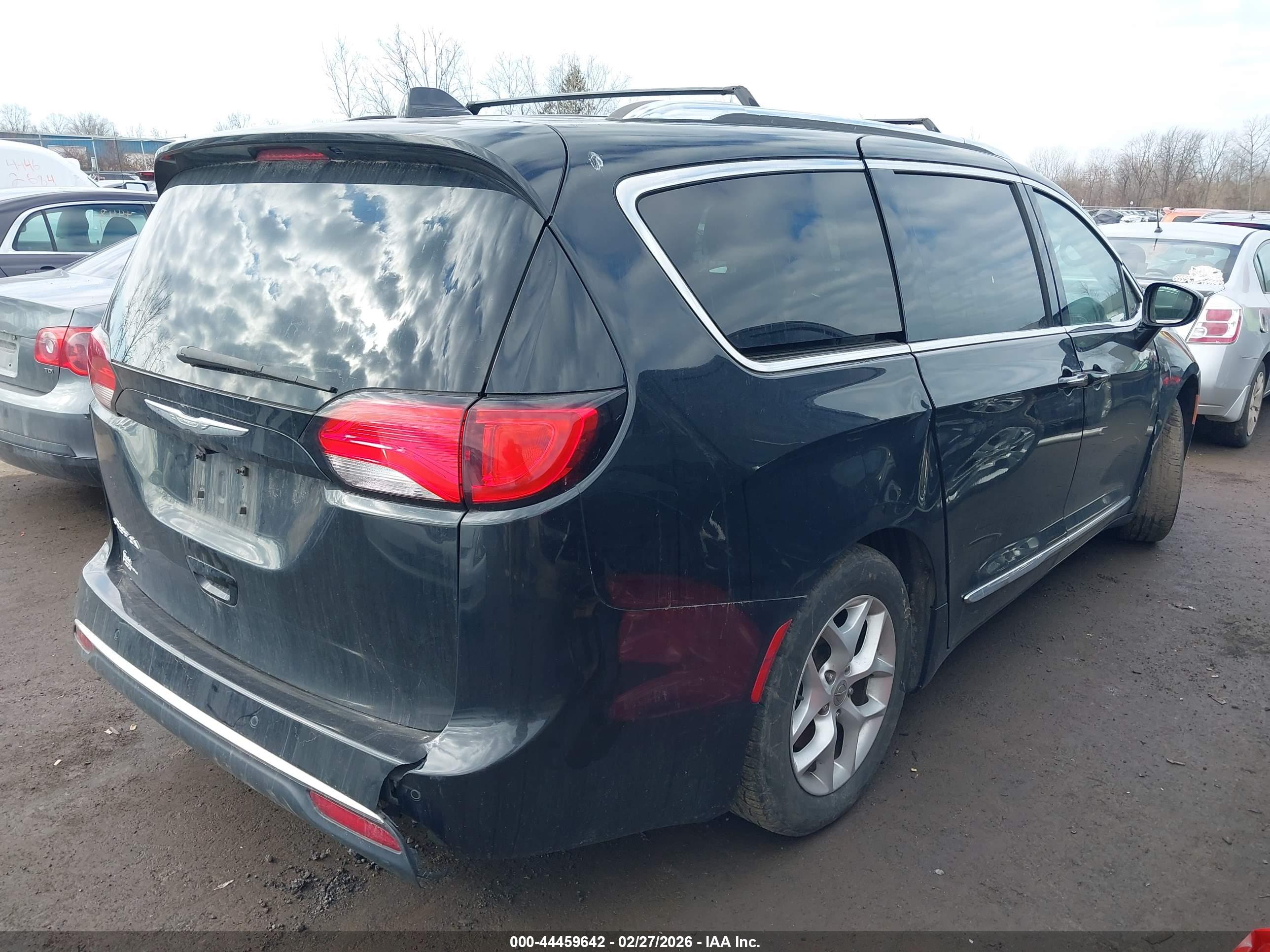 CHRYSLER PACIFICA image 4