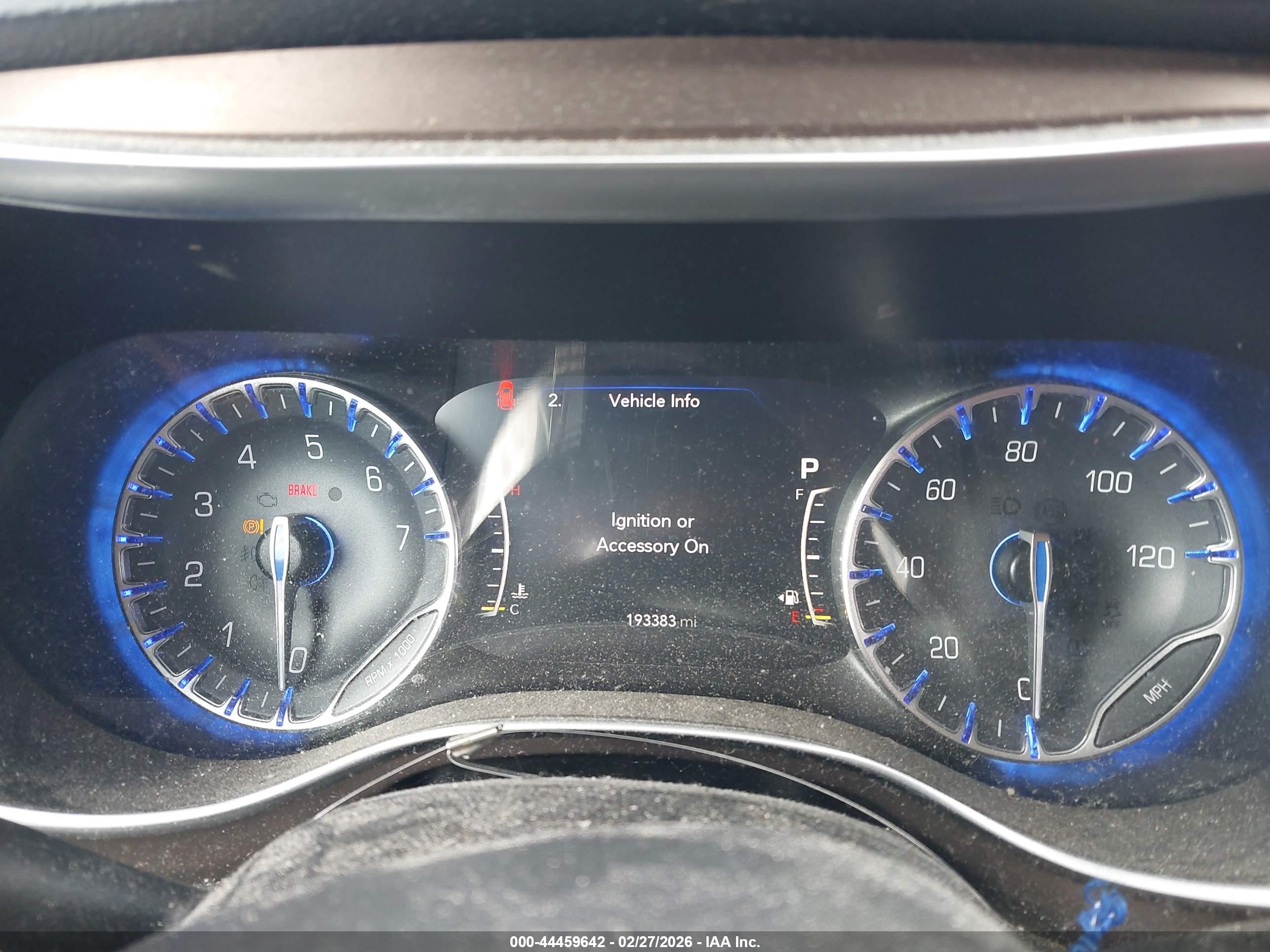 CHRYSLER PACIFICA image 7