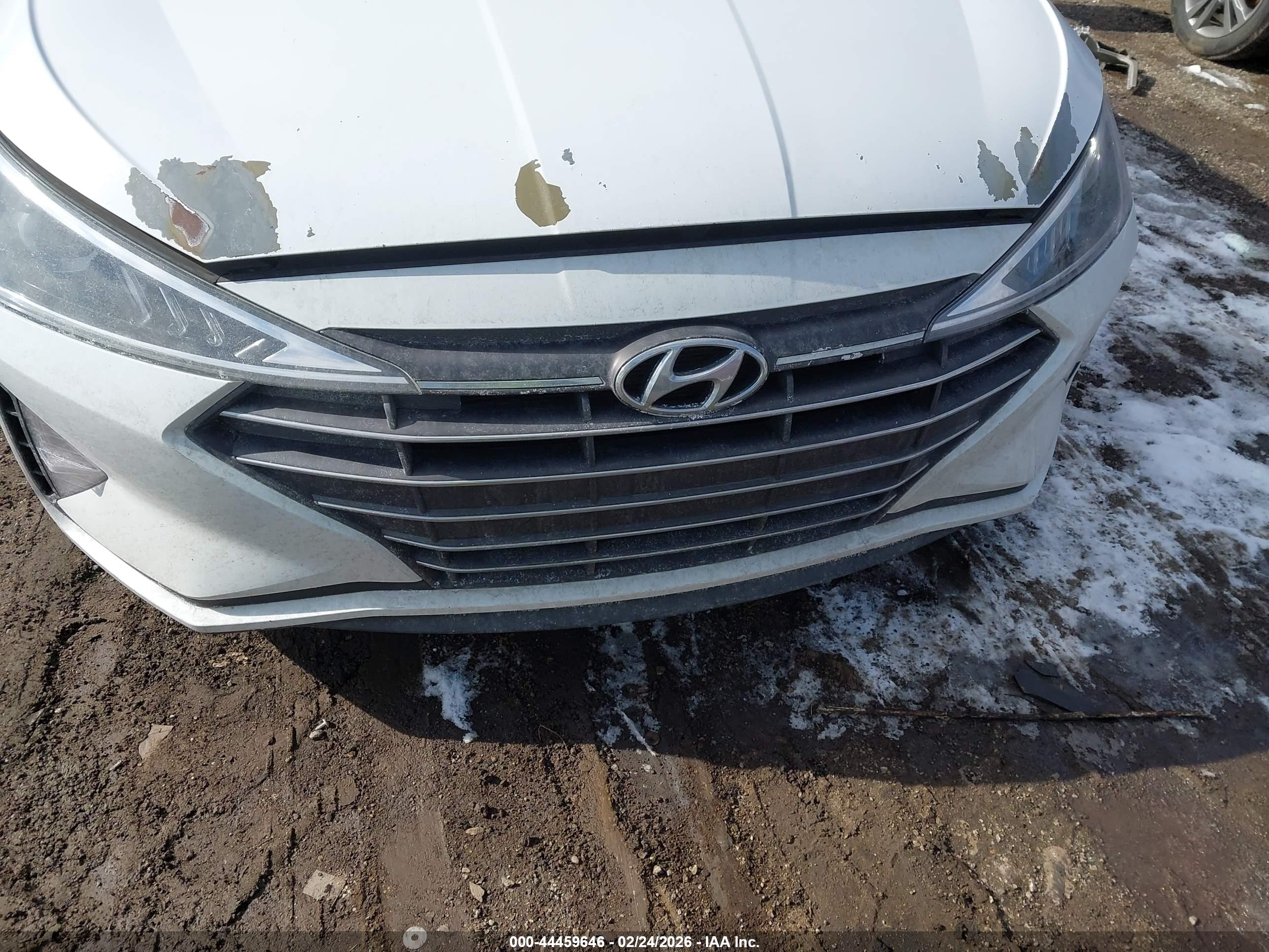 HYUNDAI ELANTRA image 6