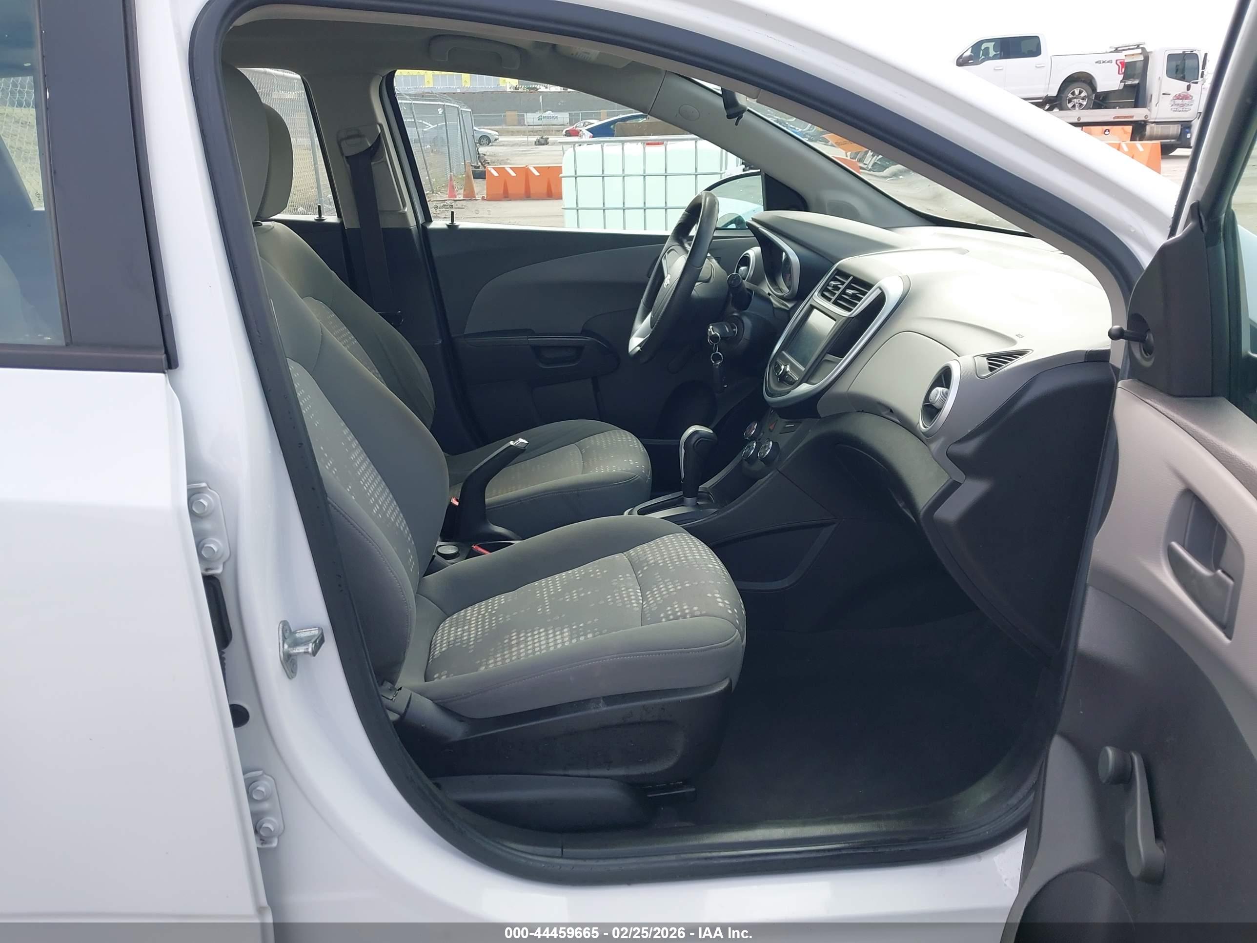 CHEVROLET SONIC image 5