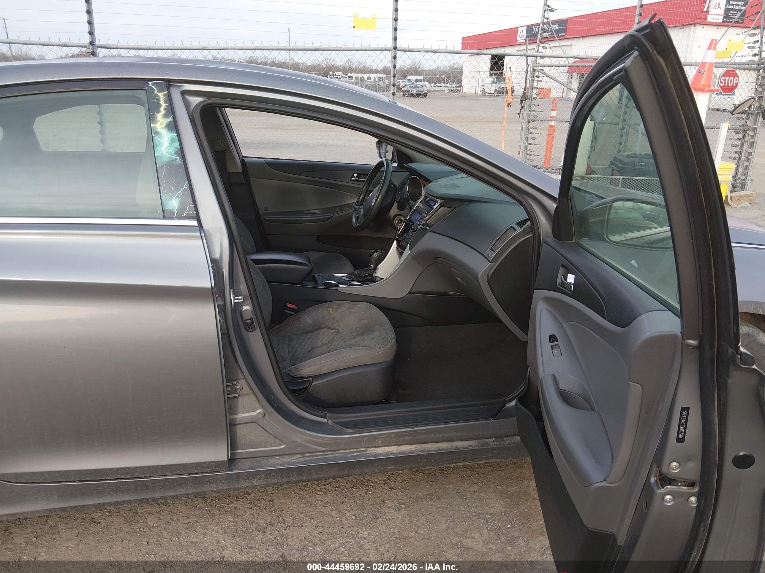 HYUNDAI SONATA image 5