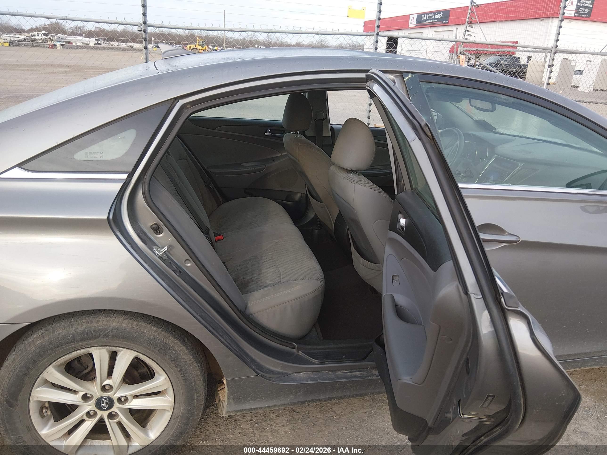 HYUNDAI SONATA image 8