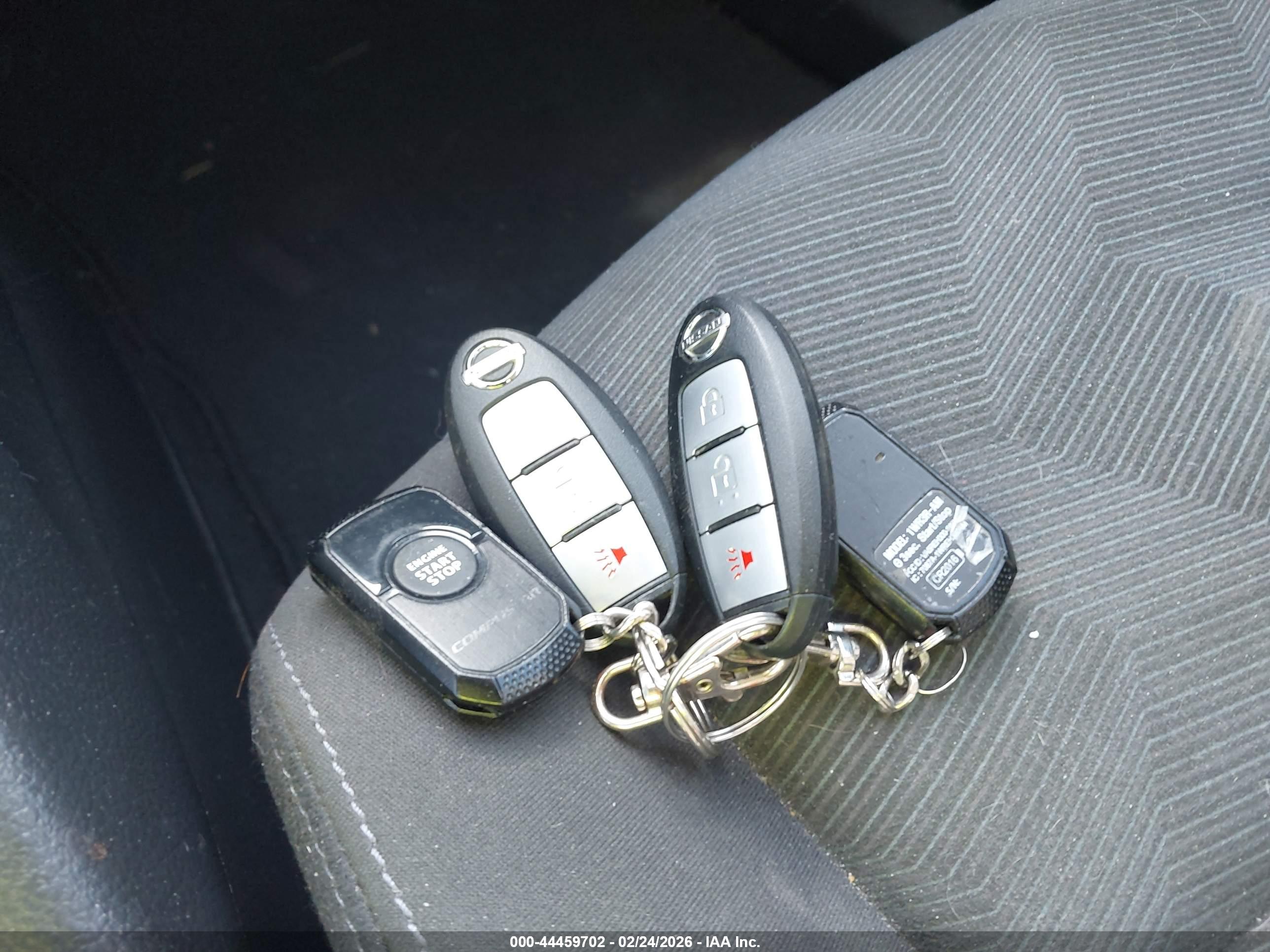 NISSAN ROGUE image 11
