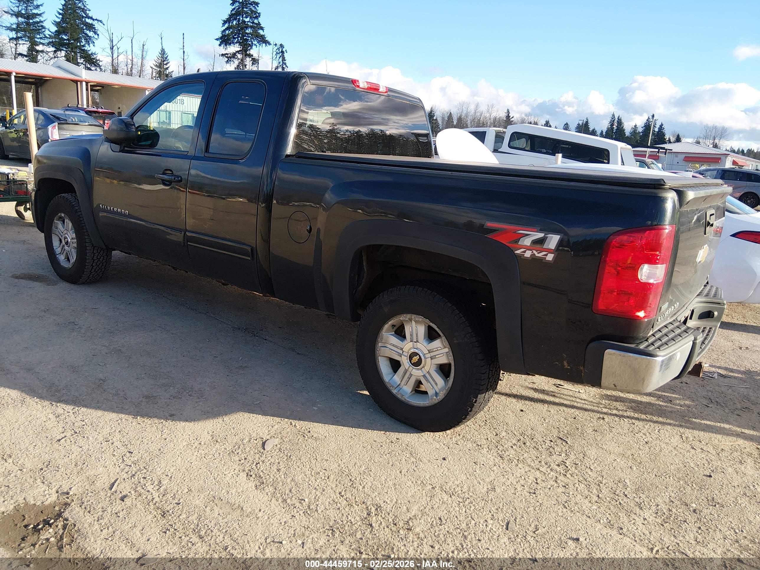 CHEVROLET SILVERADO image 3