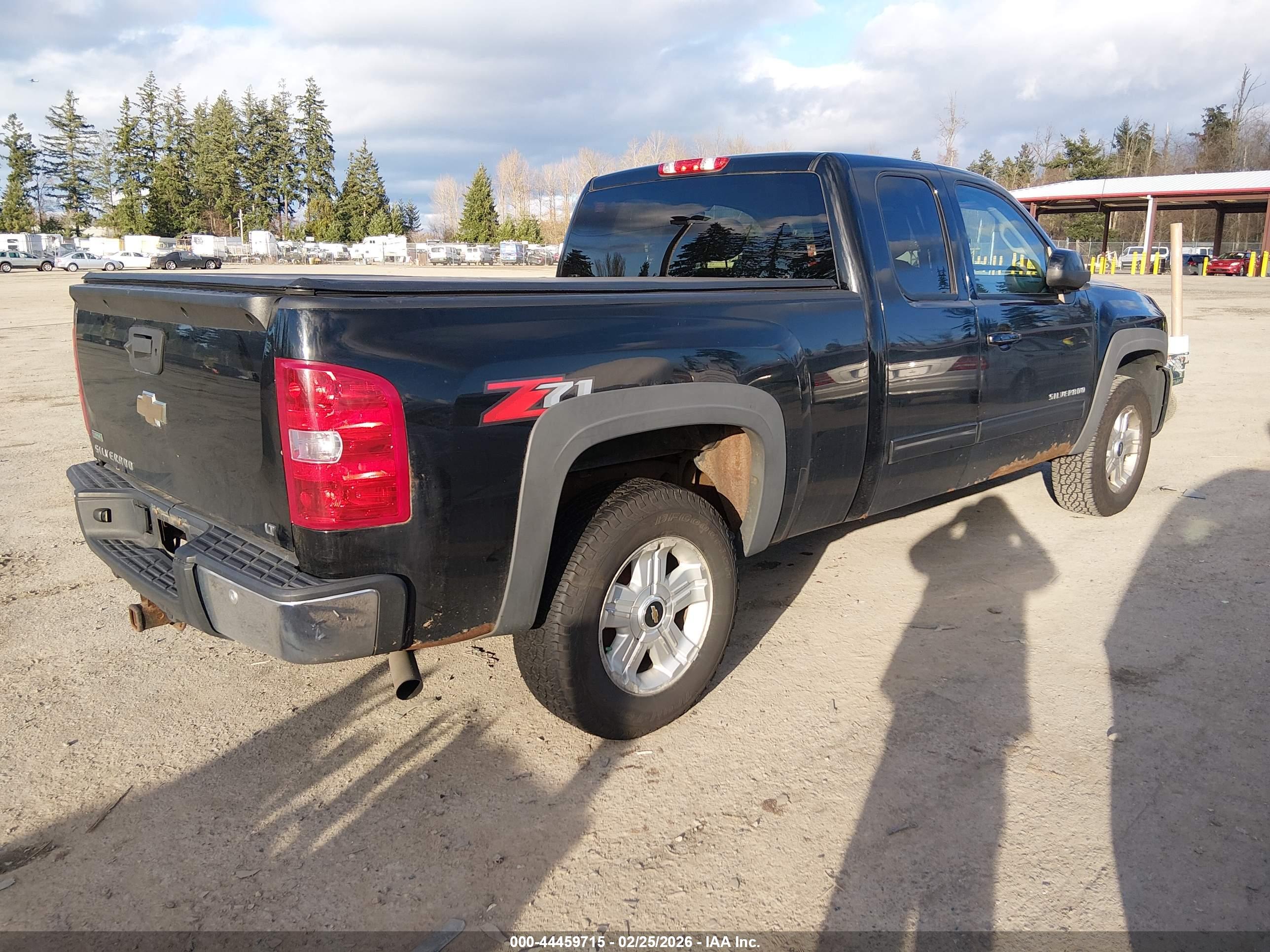 CHEVROLET SILVERADO image 4