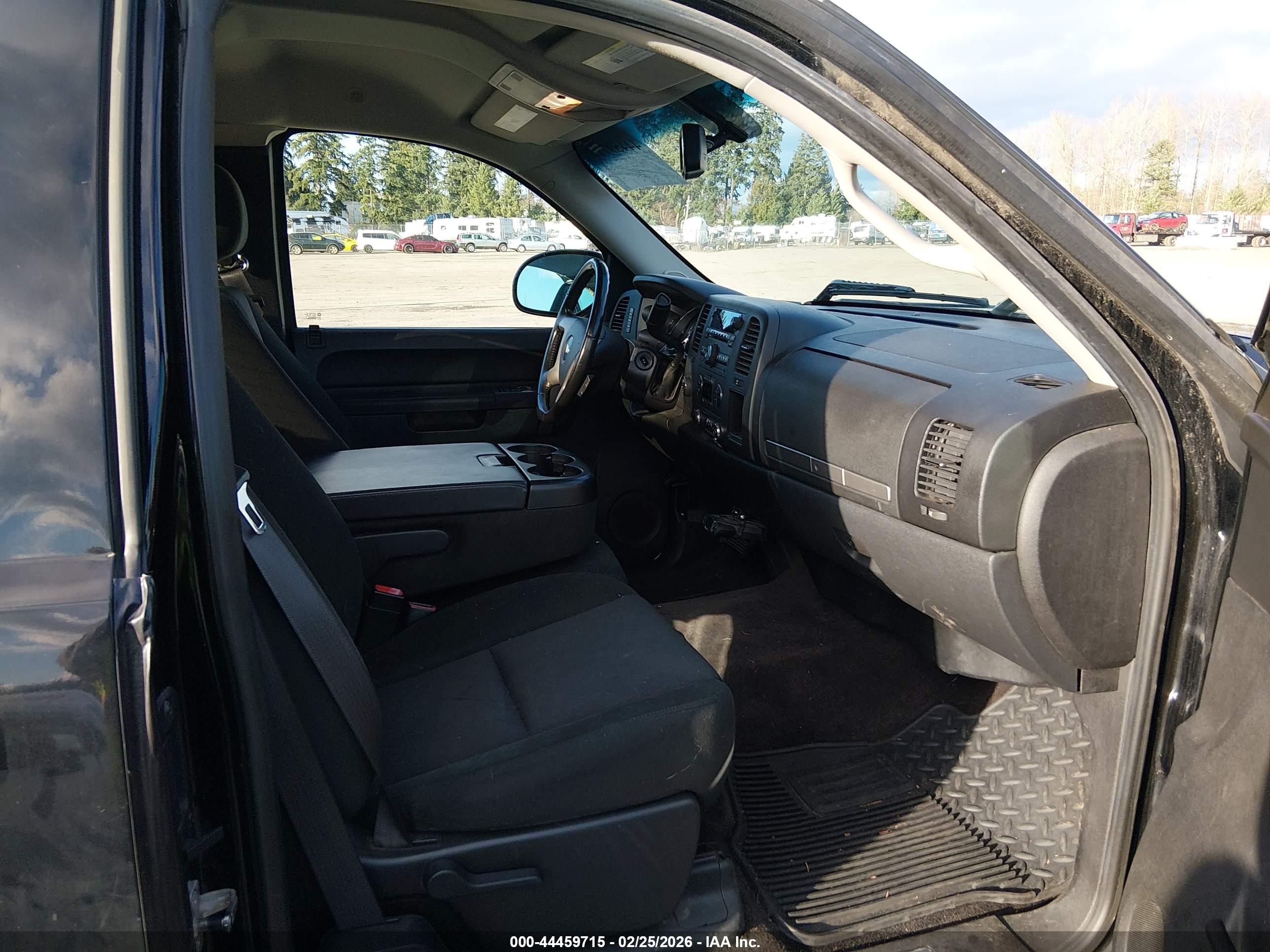 CHEVROLET SILVERADO image 5