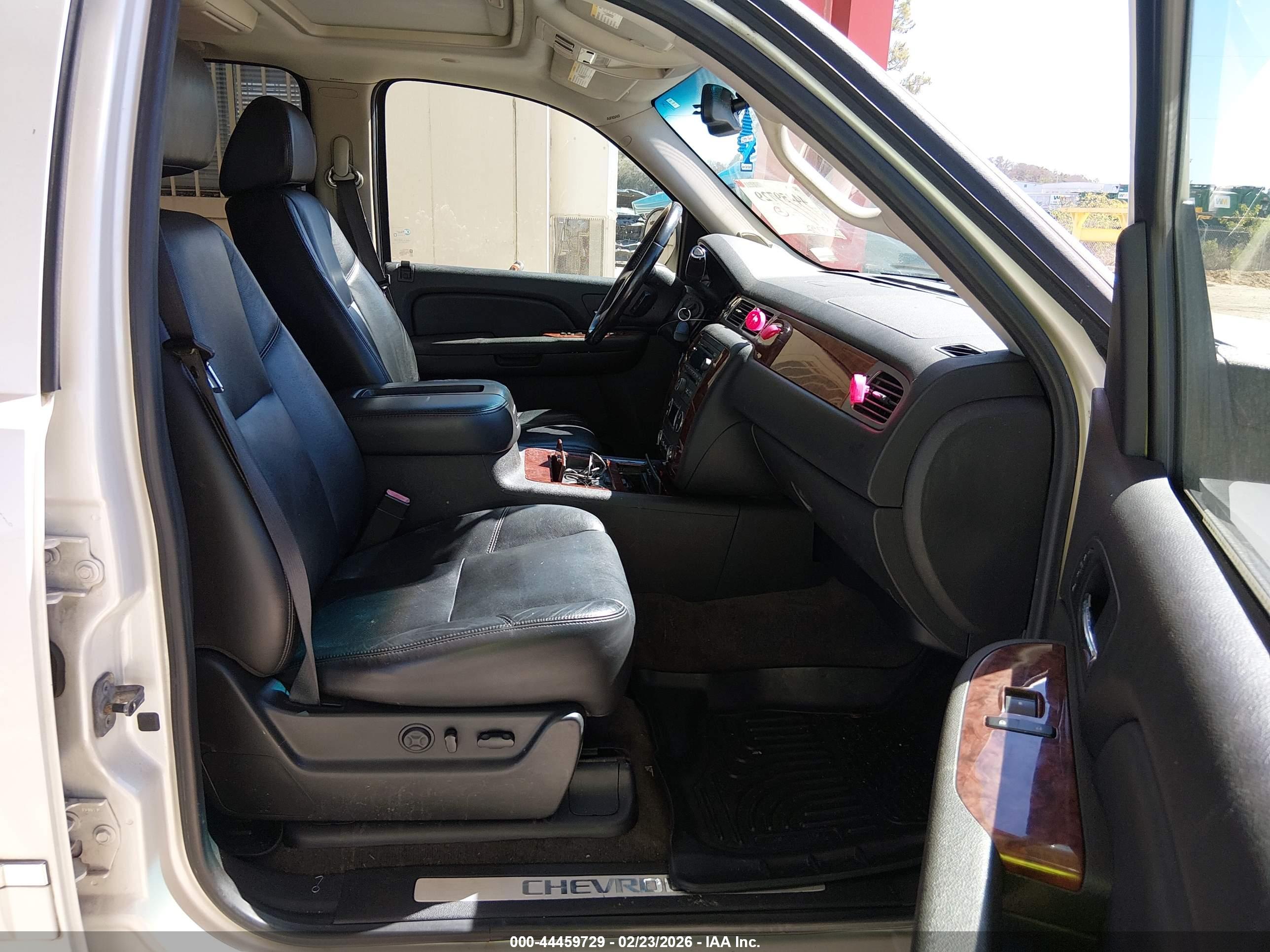 CHEVROLET TAHOE image 5