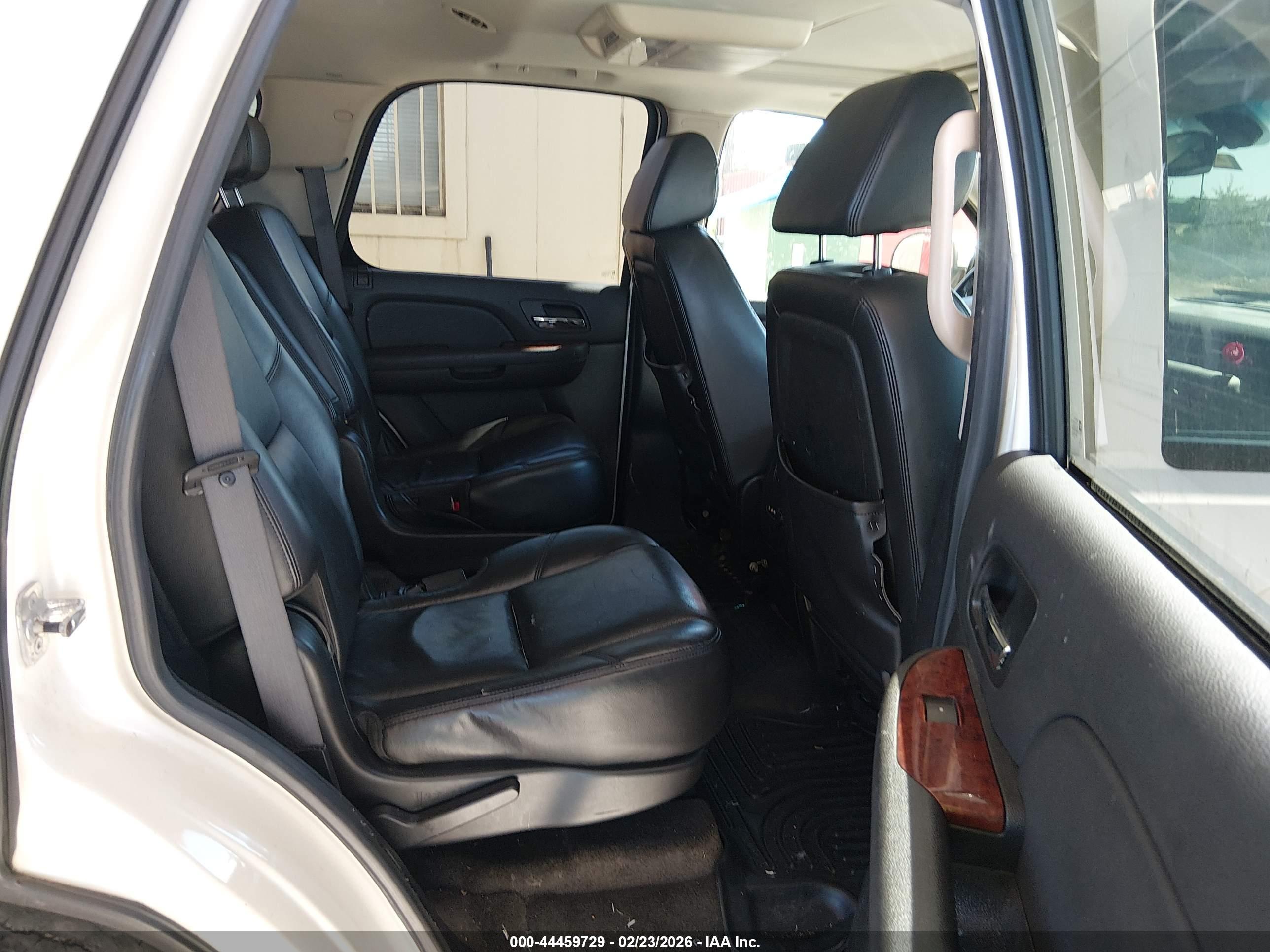 CHEVROLET TAHOE image 8