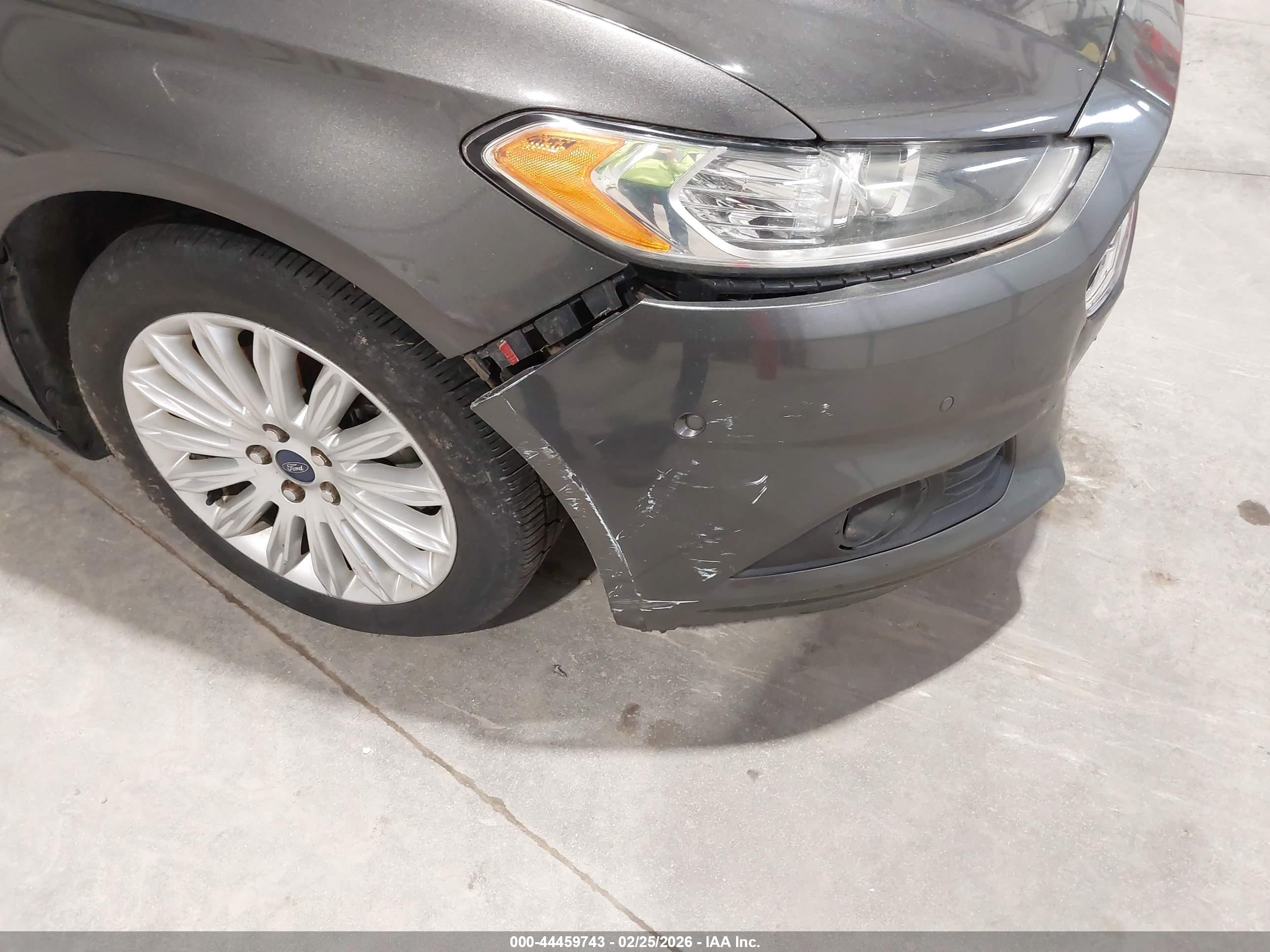 FORD FUSION image 6