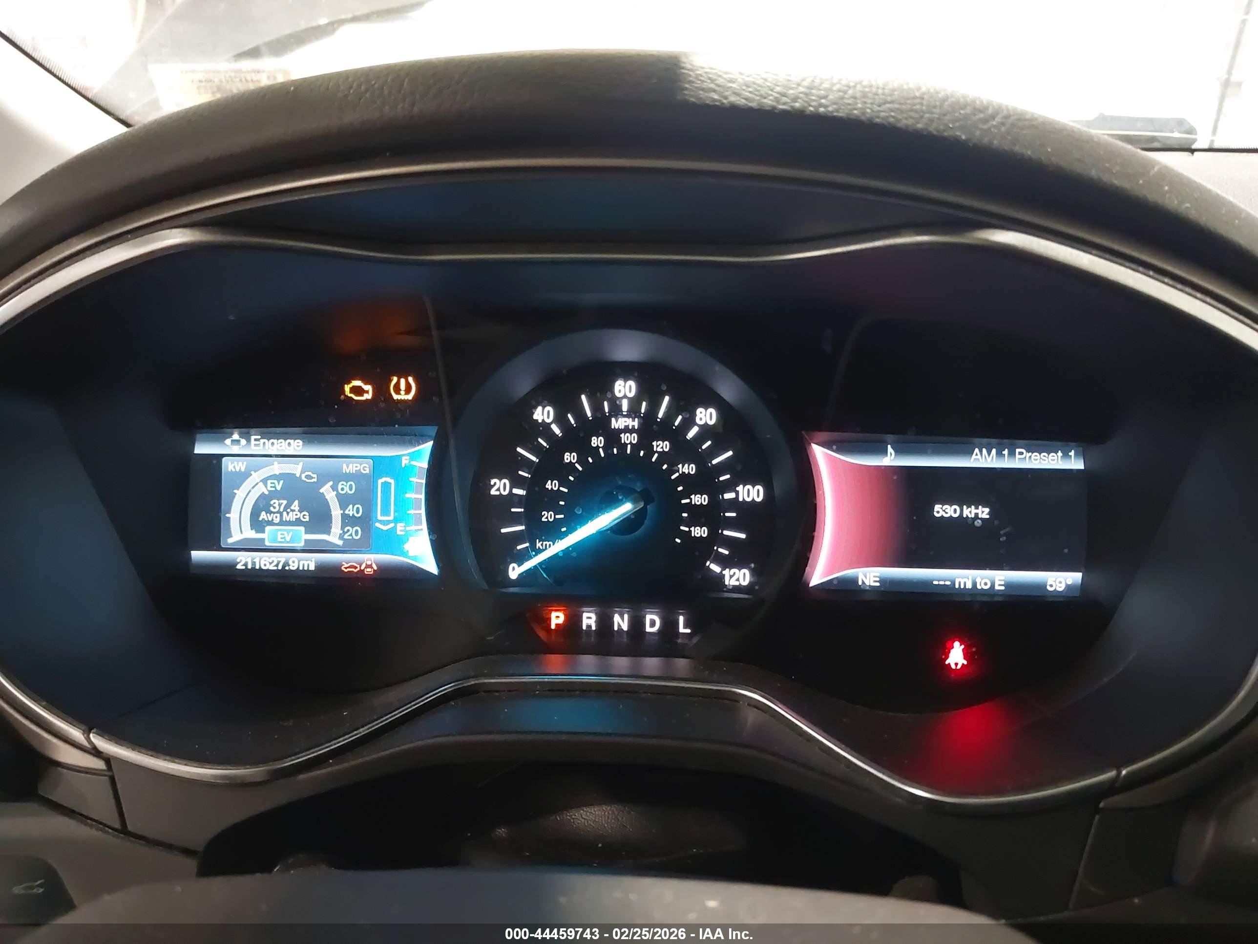 FORD FUSION image 7