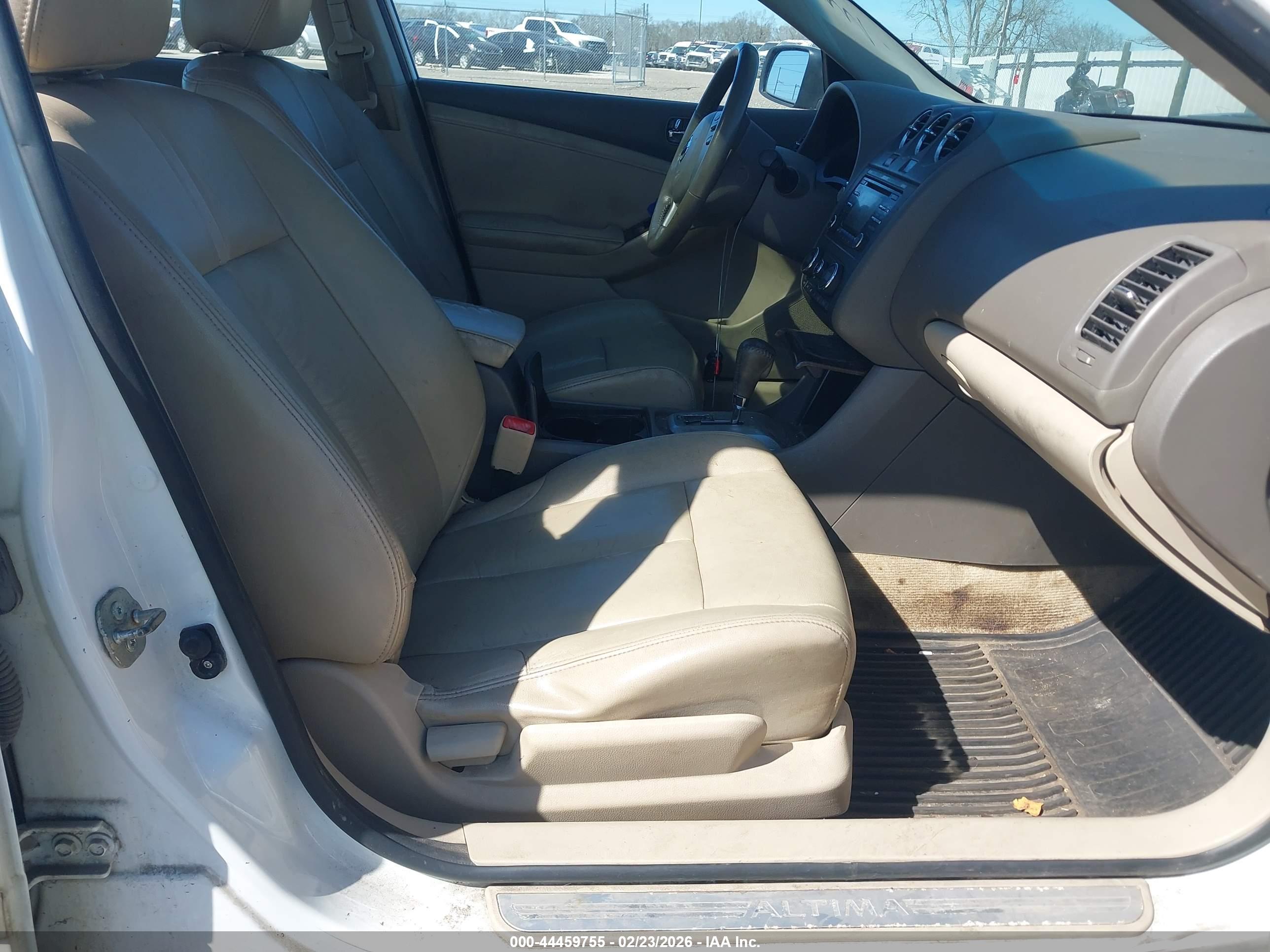 NISSAN ALTIMA image 5