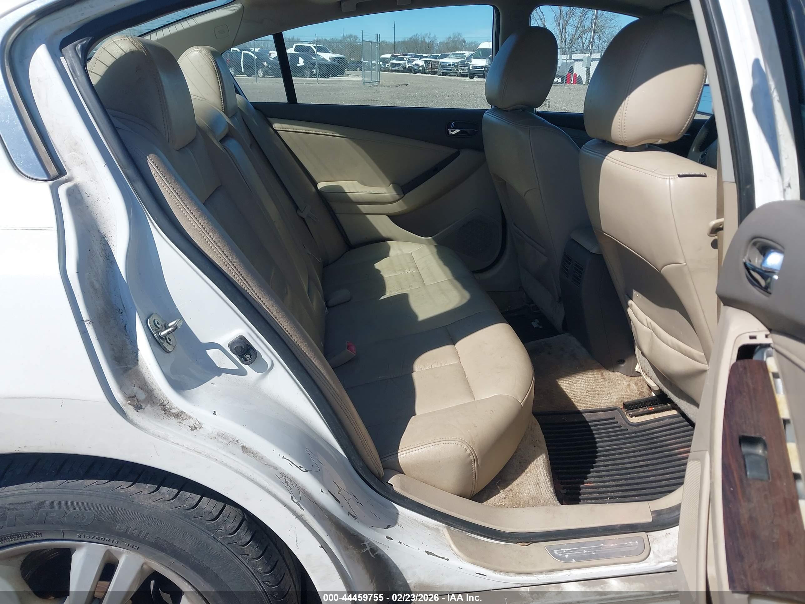 NISSAN ALTIMA image 8