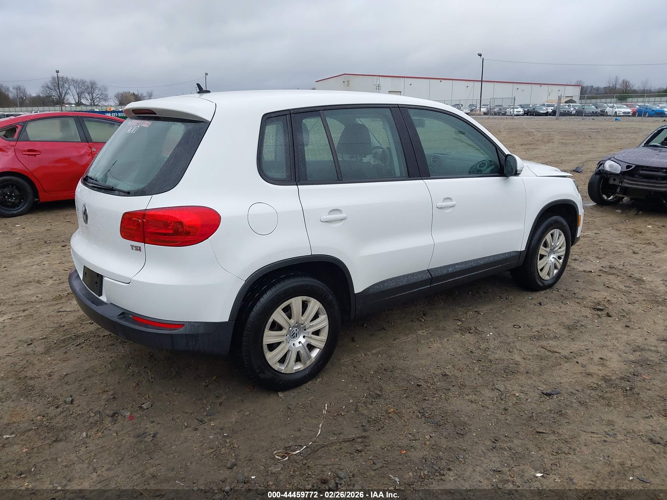 VOLKSWAGEN TIGUAN image 4