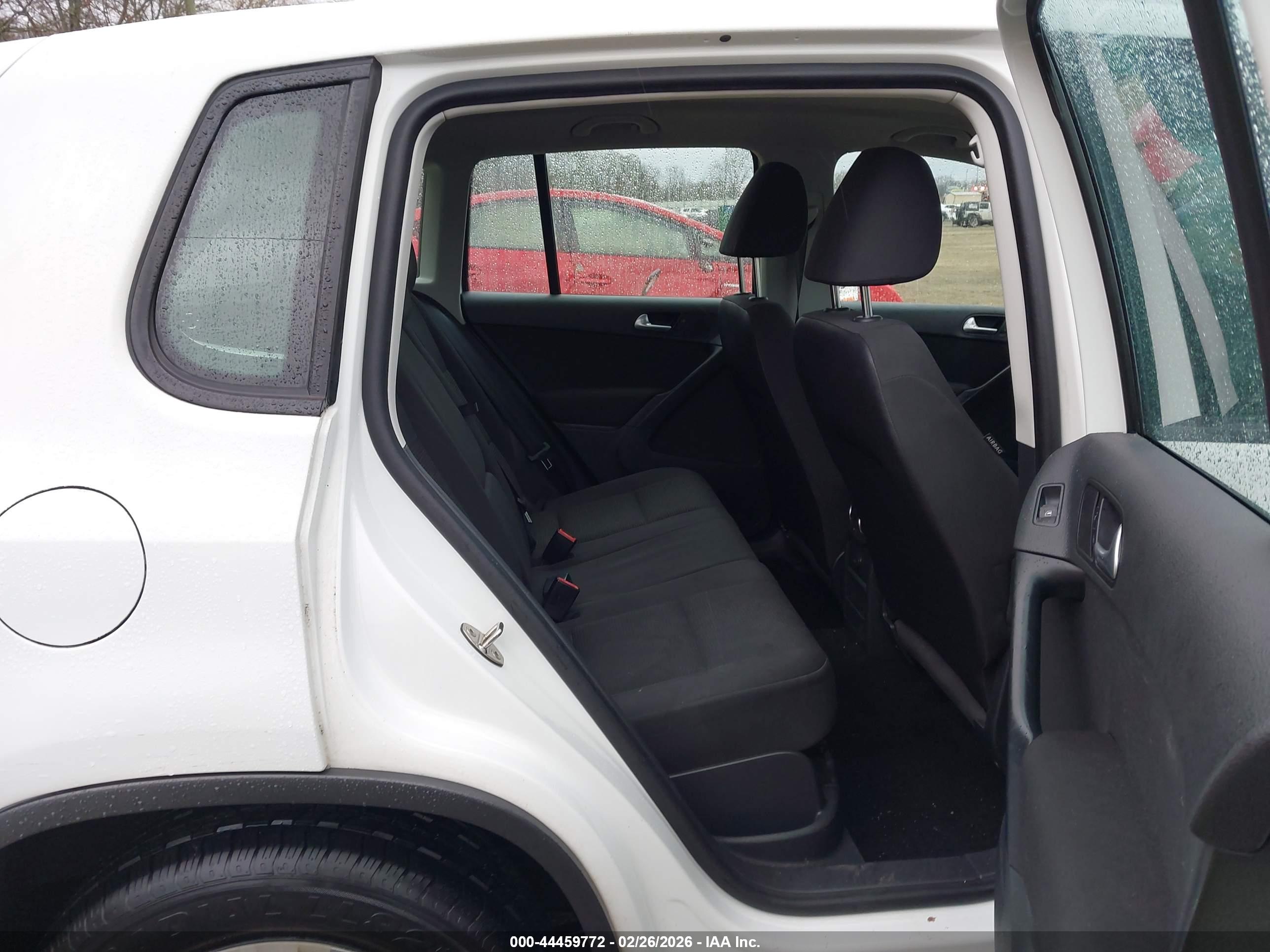 VOLKSWAGEN TIGUAN image 8