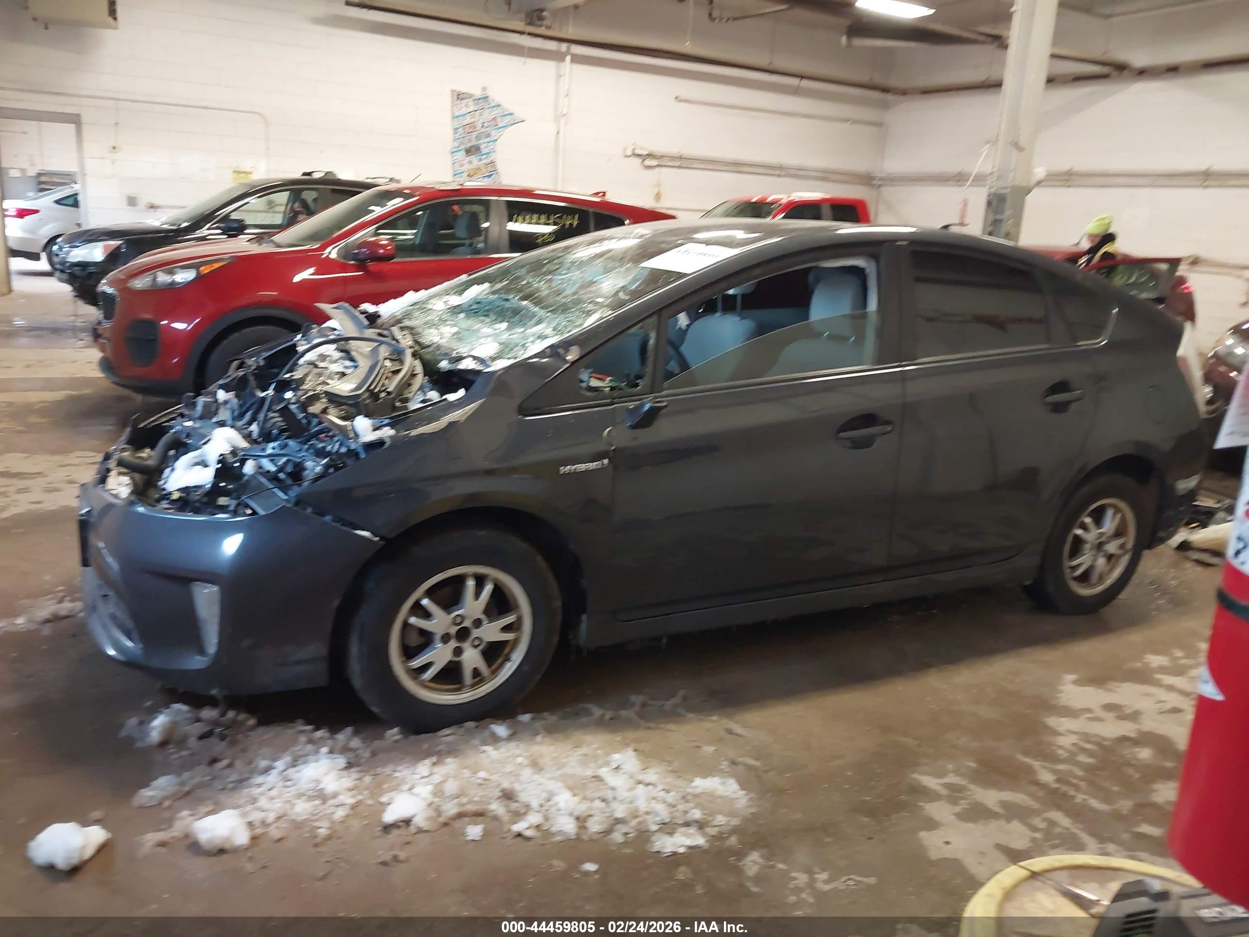 TOYOTA PRIUS image 2
