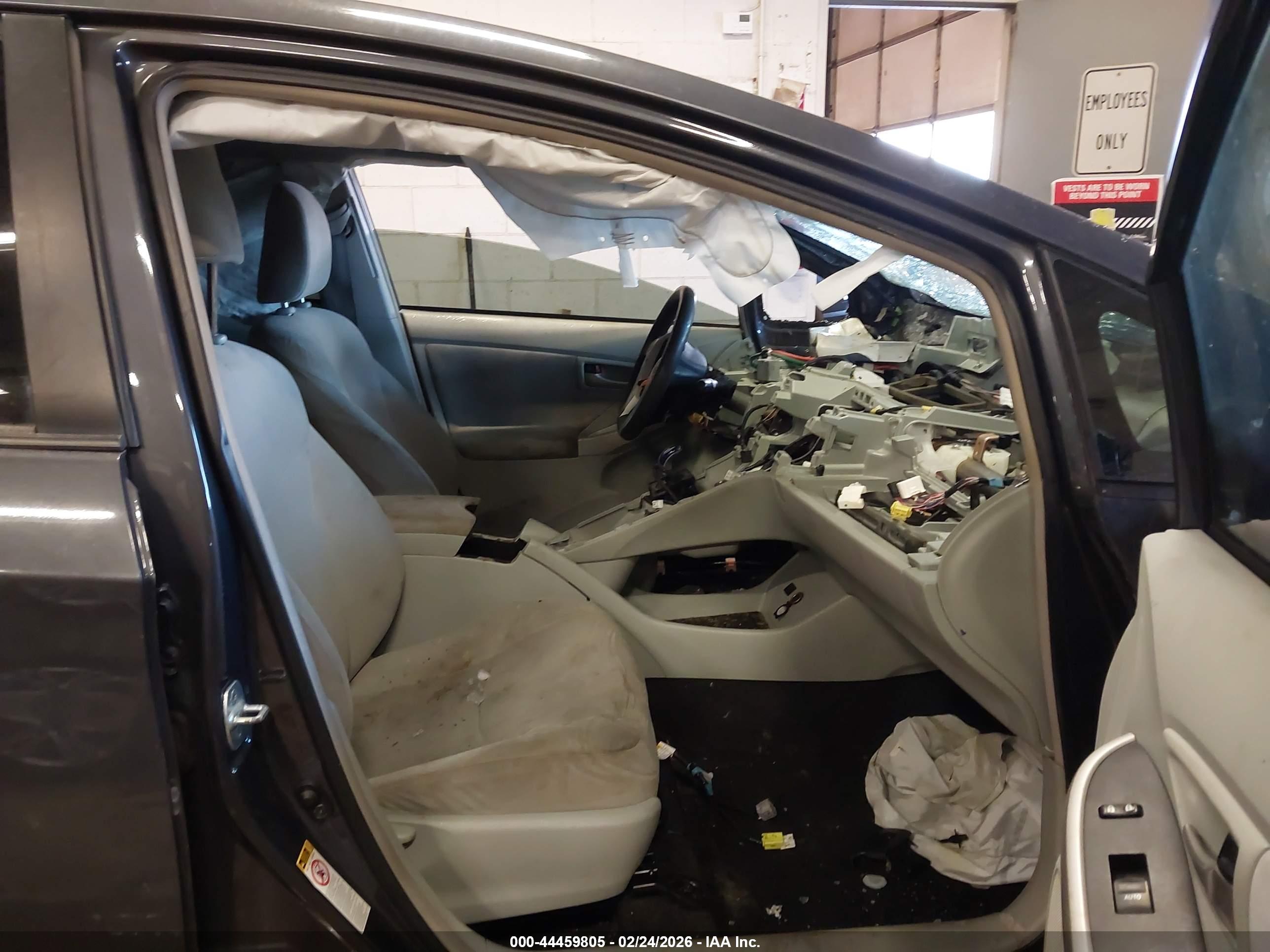TOYOTA PRIUS image 5