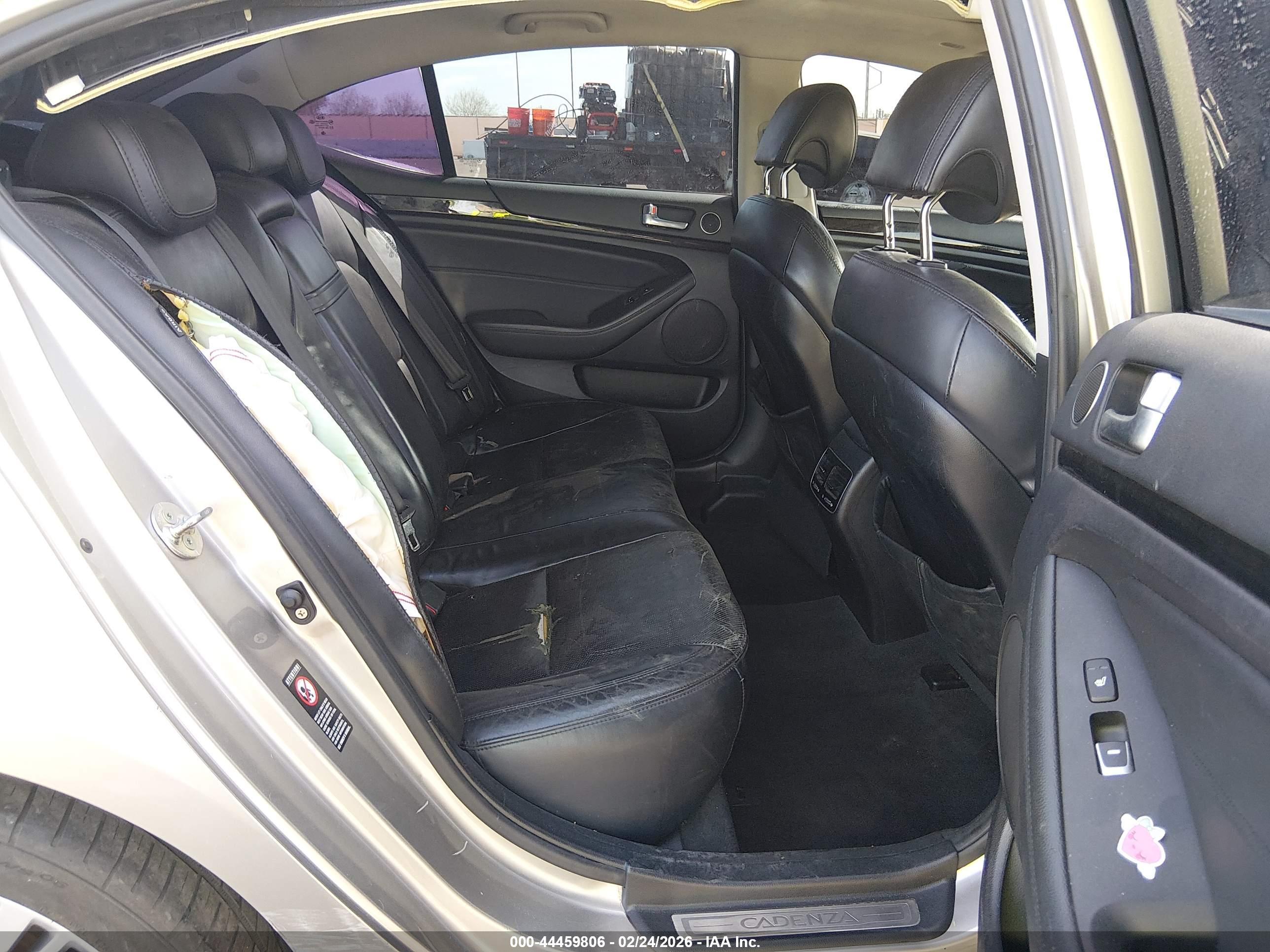 KIA CADENZA image 8