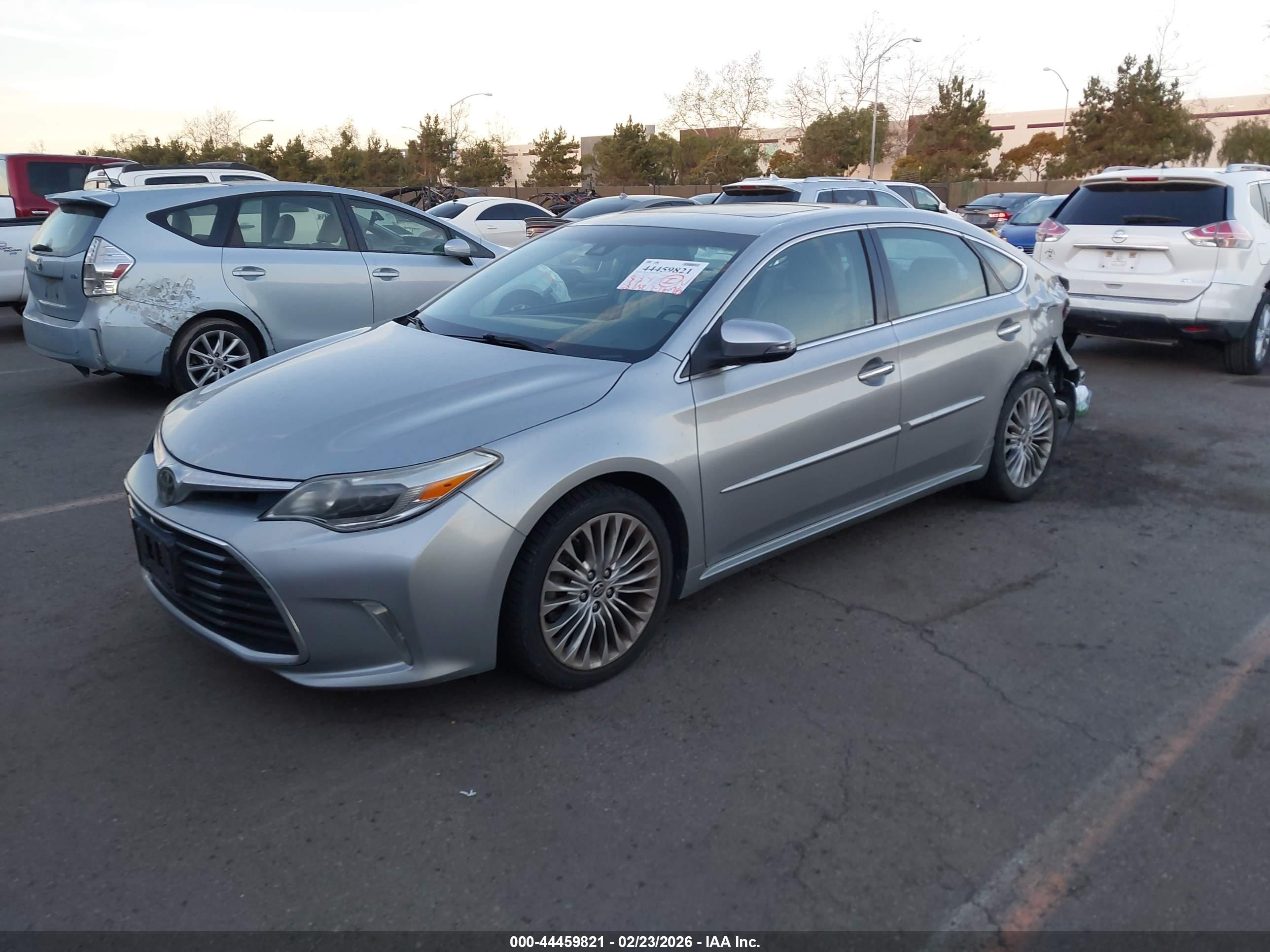 TOYOTA AVALON image 2