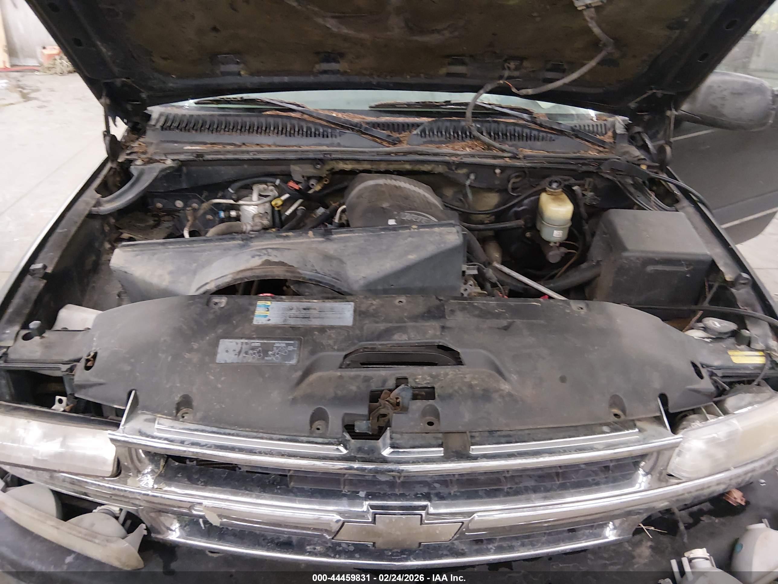 CHEVROLET SUBURBAN image 10