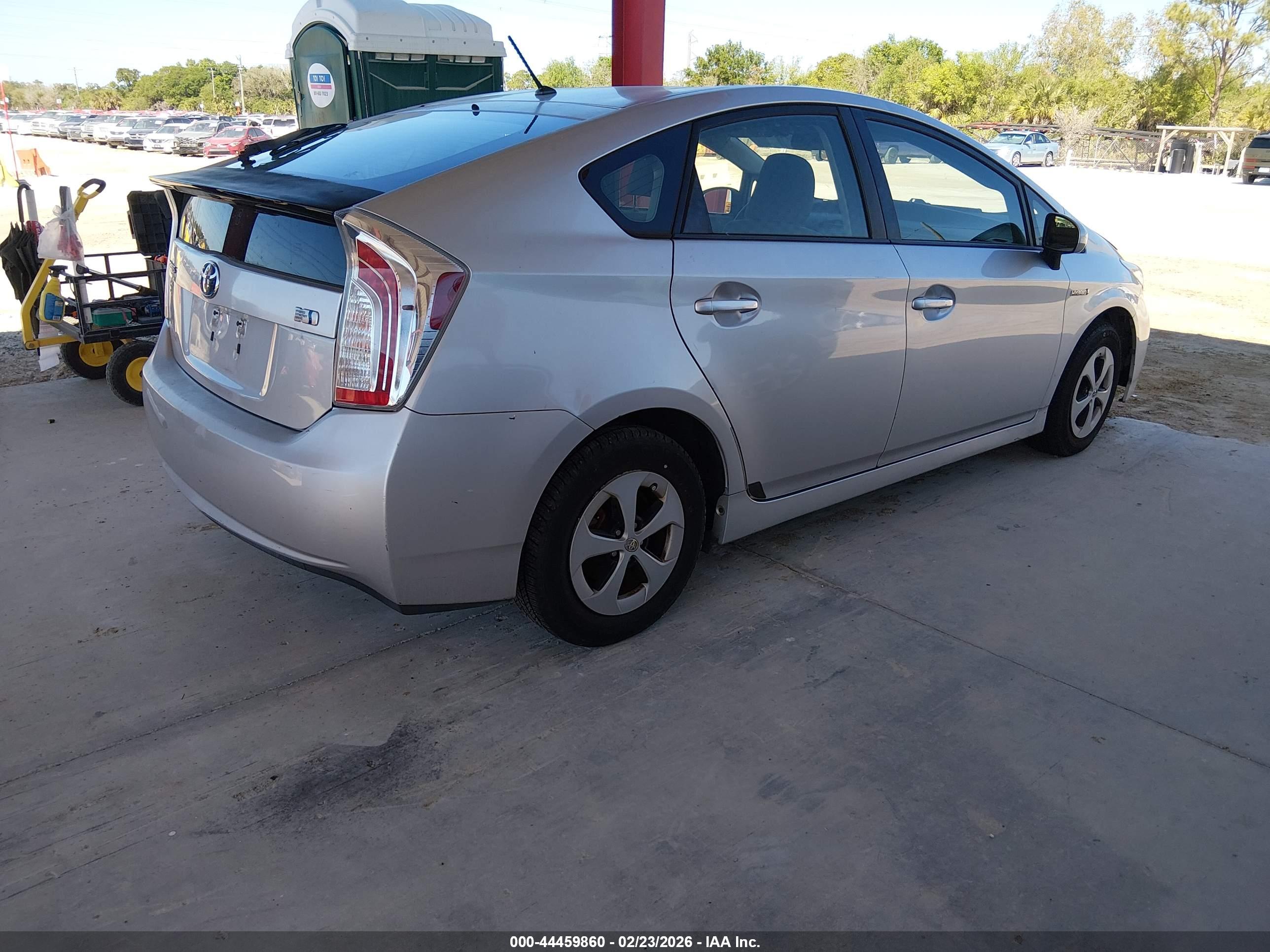 TOYOTA PRIUS image 4