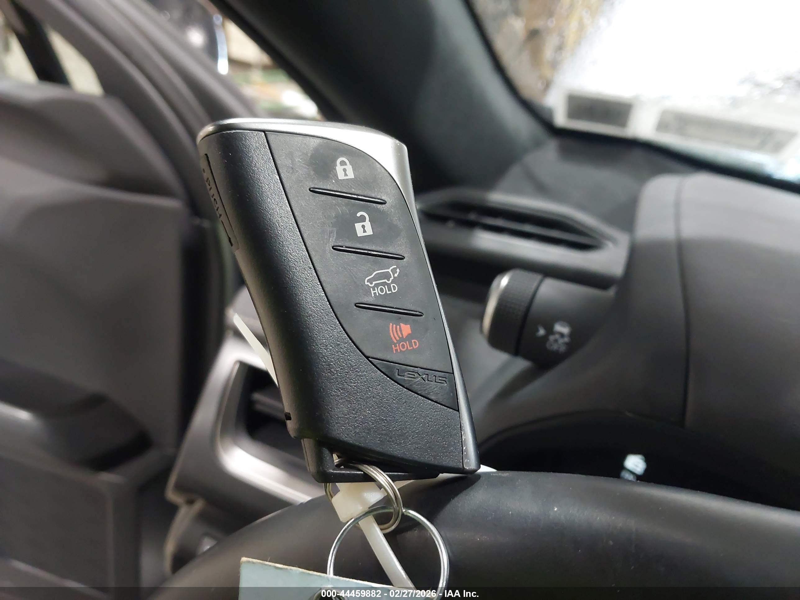 LEXUS UX image 11