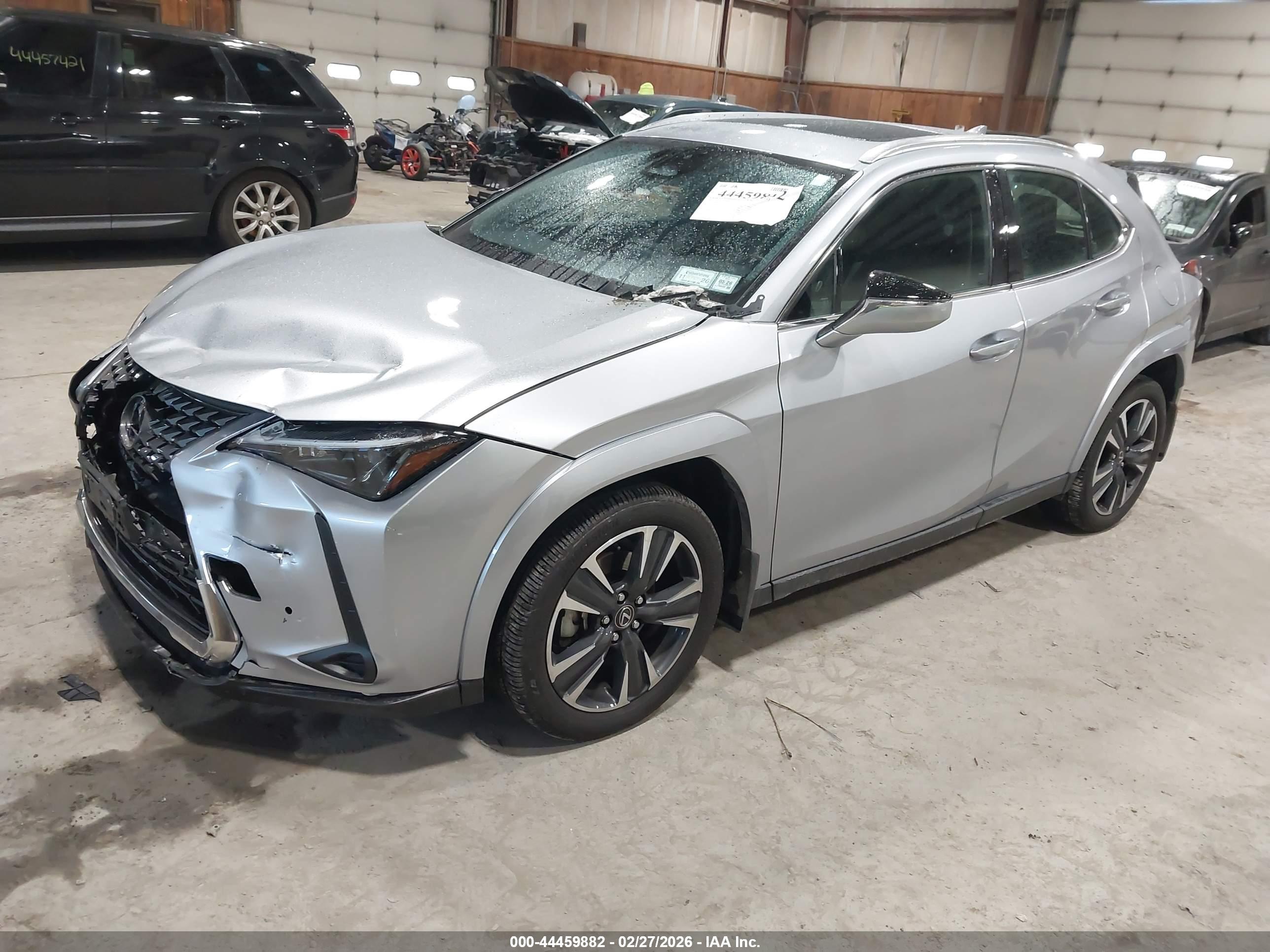 LEXUS UX image 2