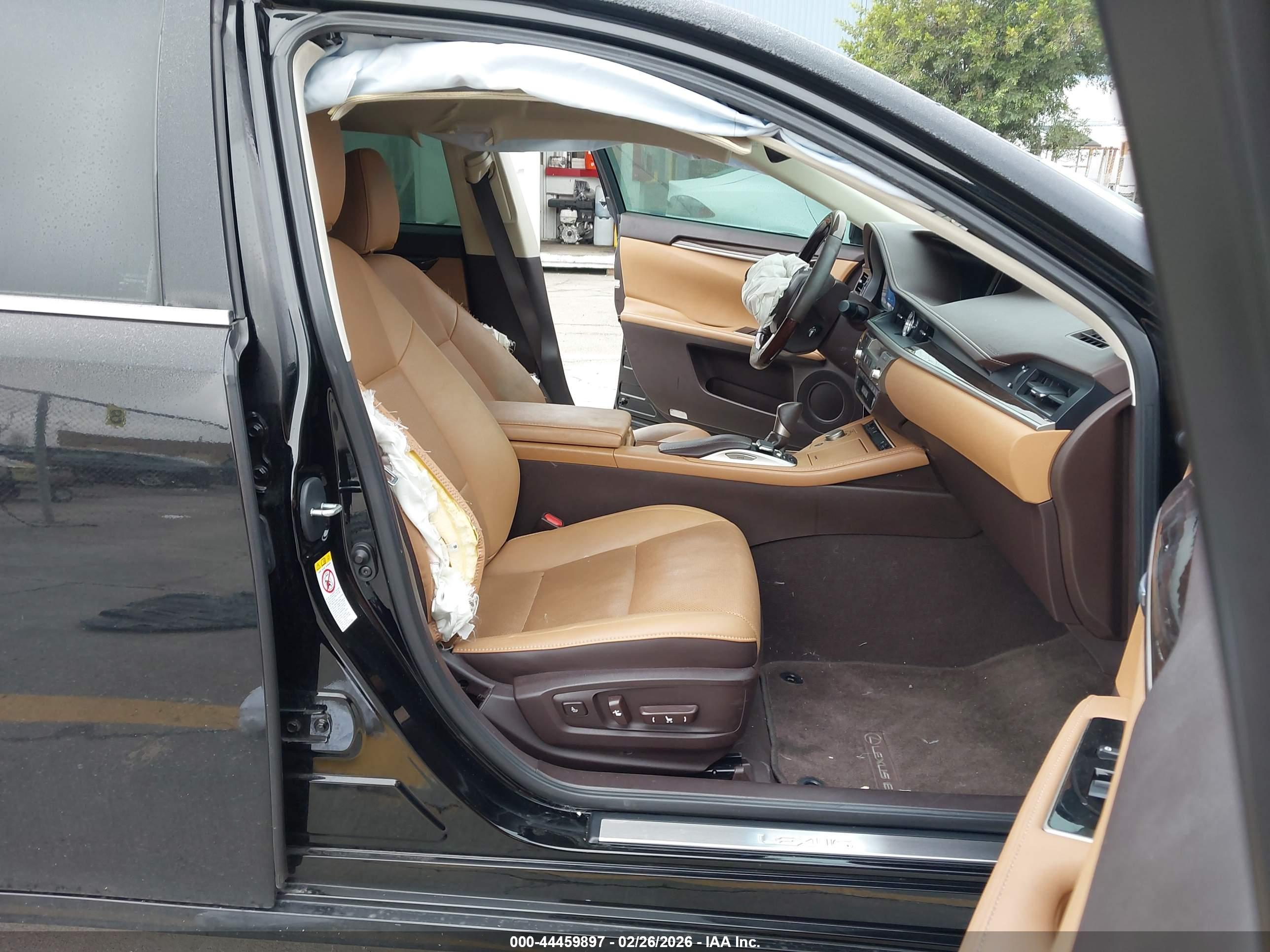 LEXUS ES image 5