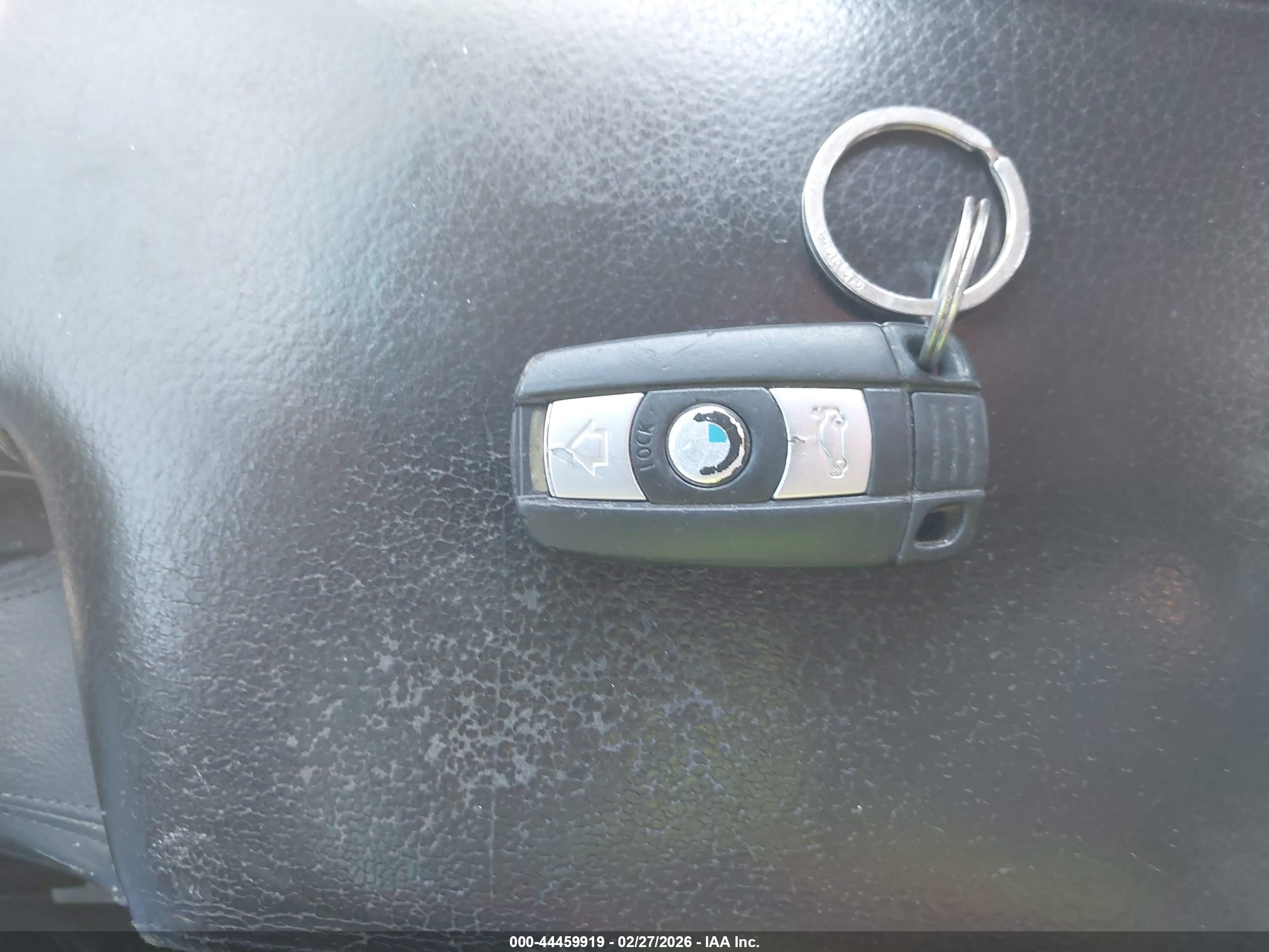 BMW 328XI image 11