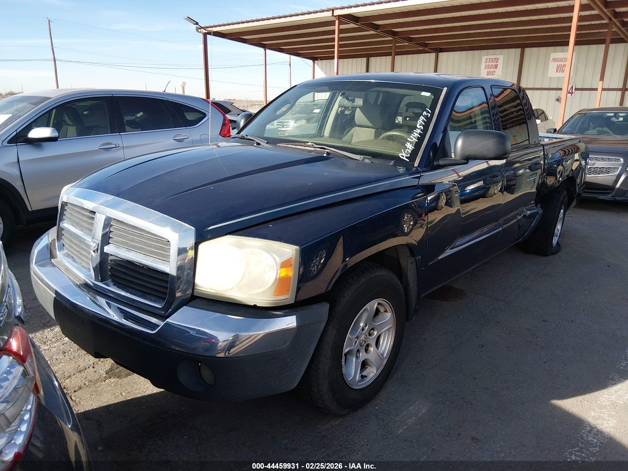 DODGE DAKOTA image 2
