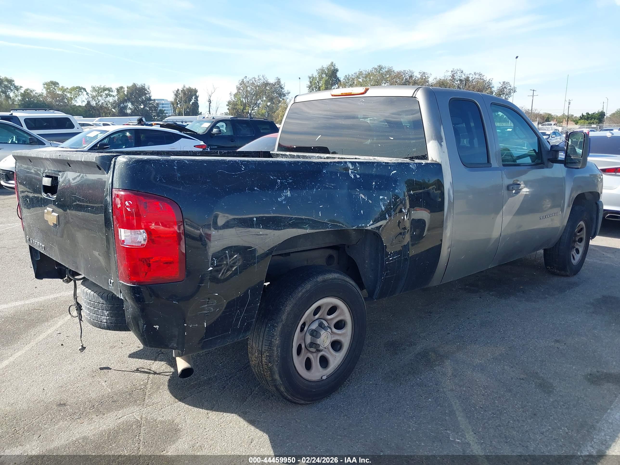 CHEVROLET SILVERADO image 4