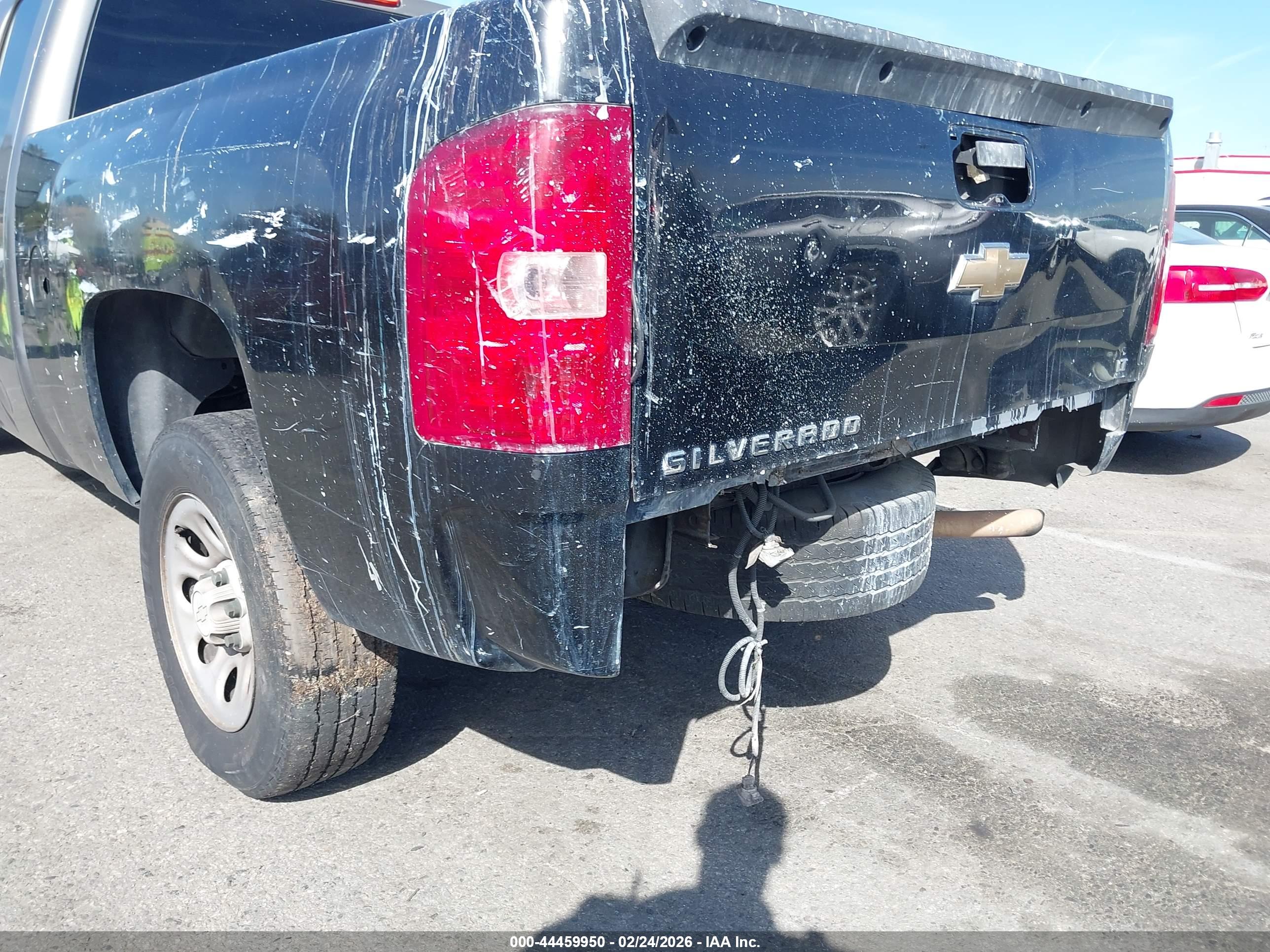 CHEVROLET SILVERADO image 6