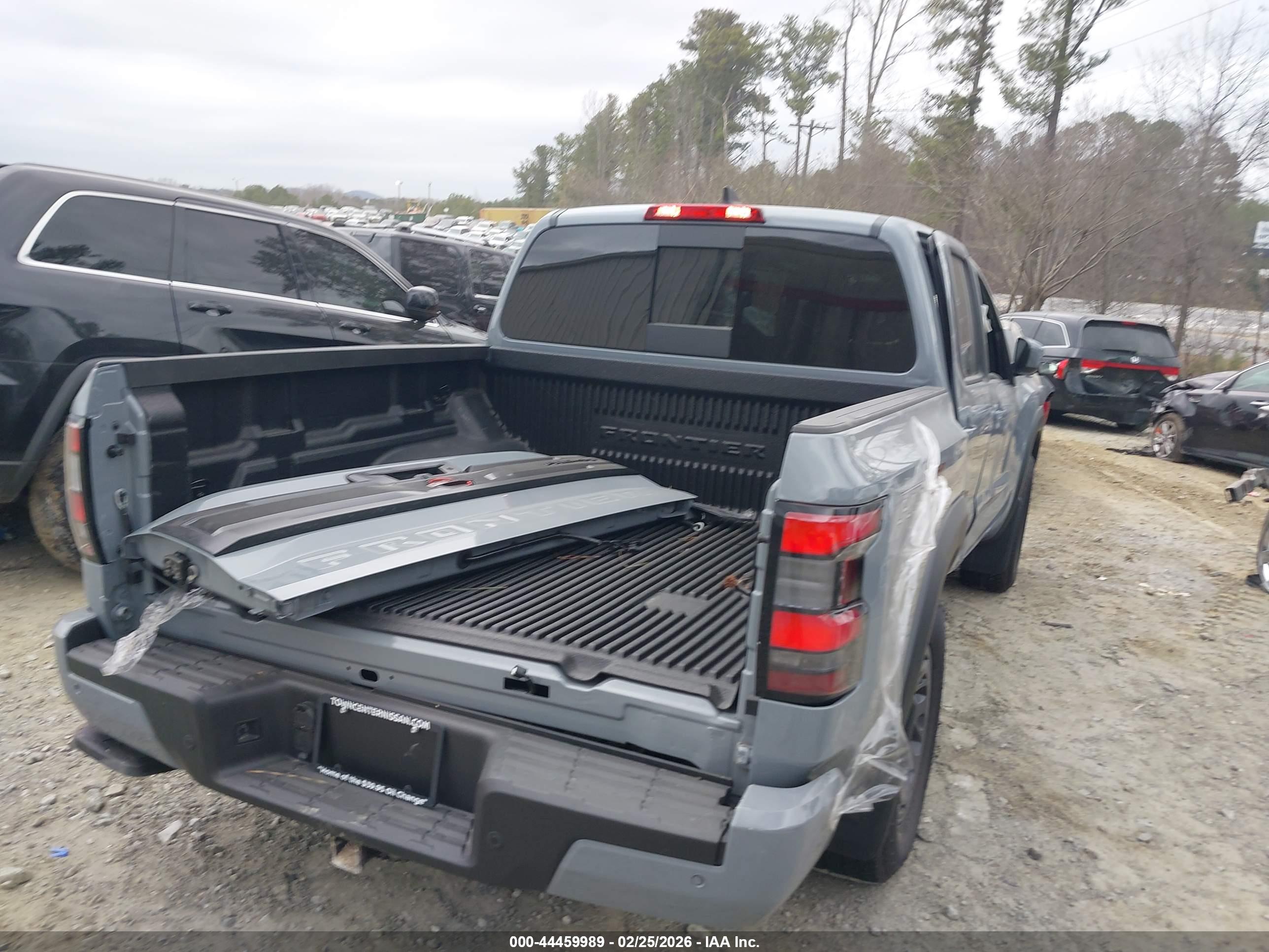 NISSAN FRONTIER image 4