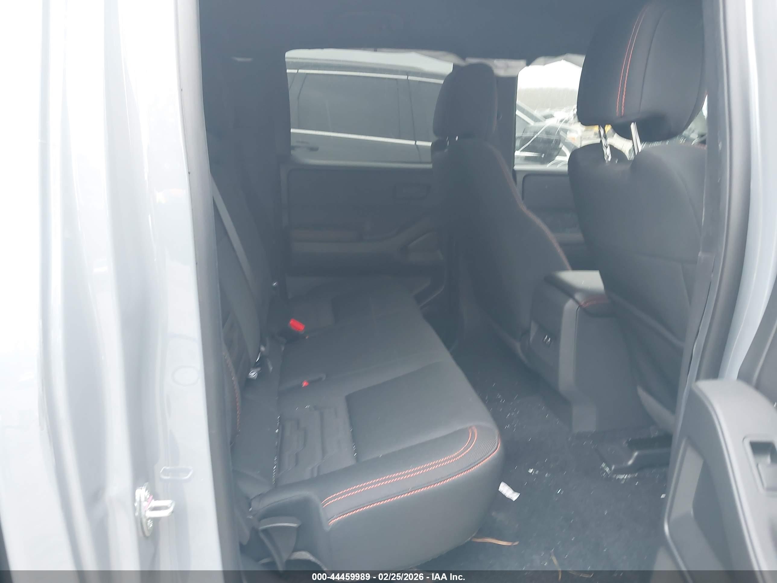 NISSAN FRONTIER image 8