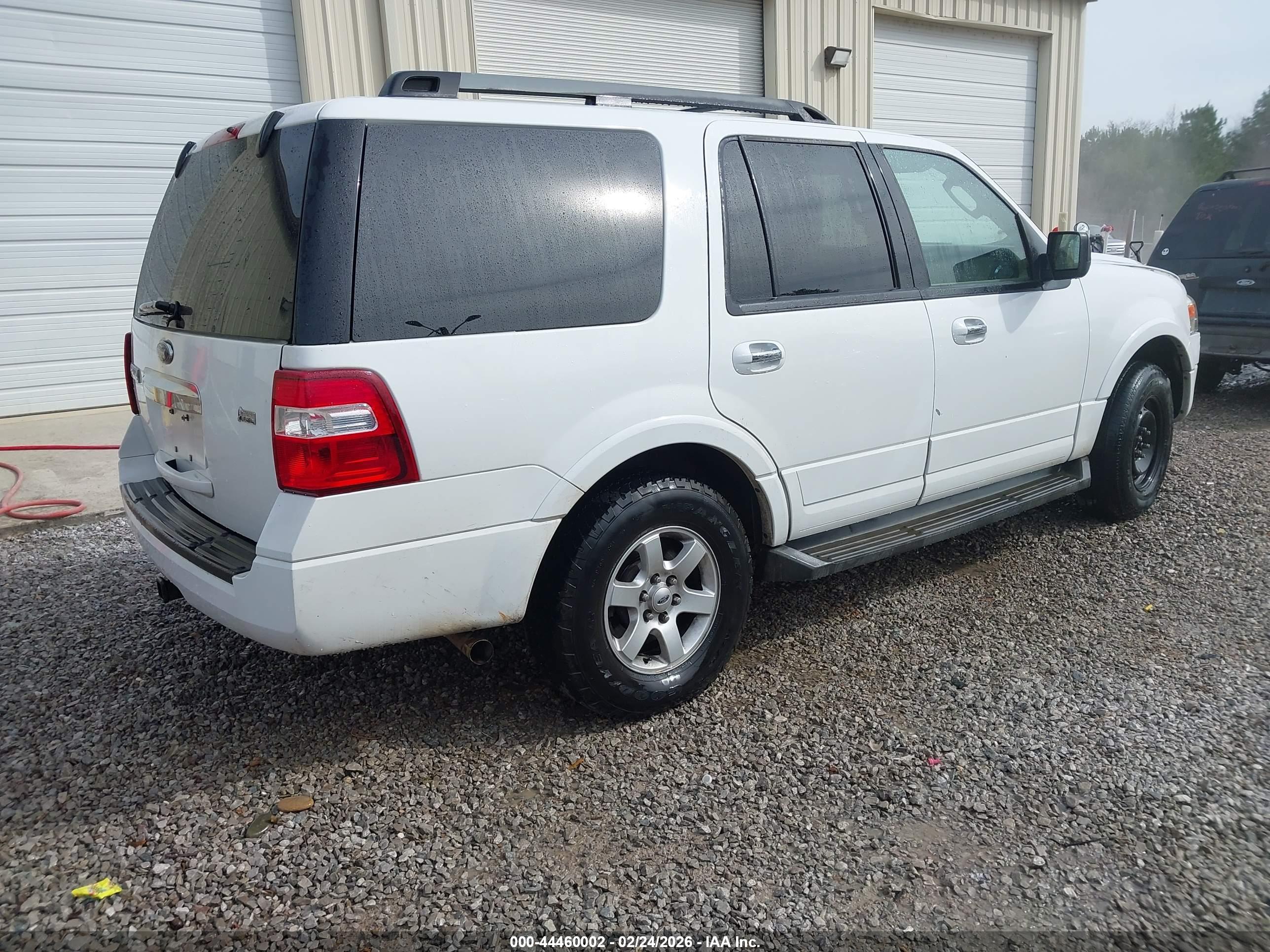 FORD EXPEDITION image 4